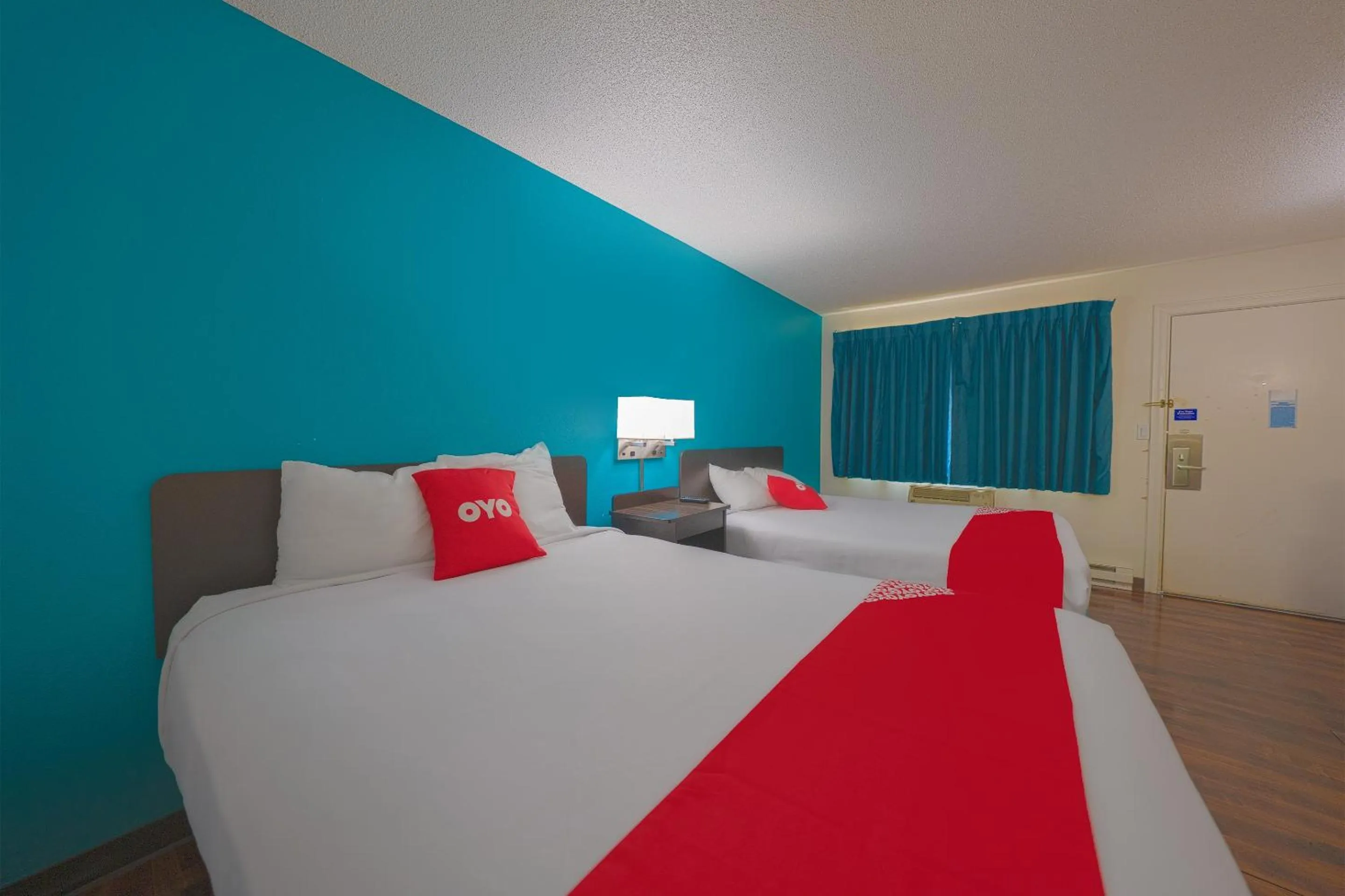 Bedroom, Bed in OYO Hotel St Helens OR