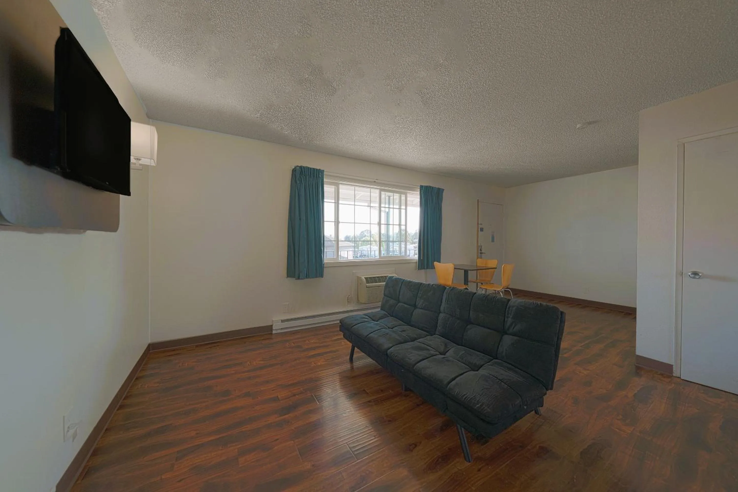 Bedroom in OYO Hotel St Helens OR