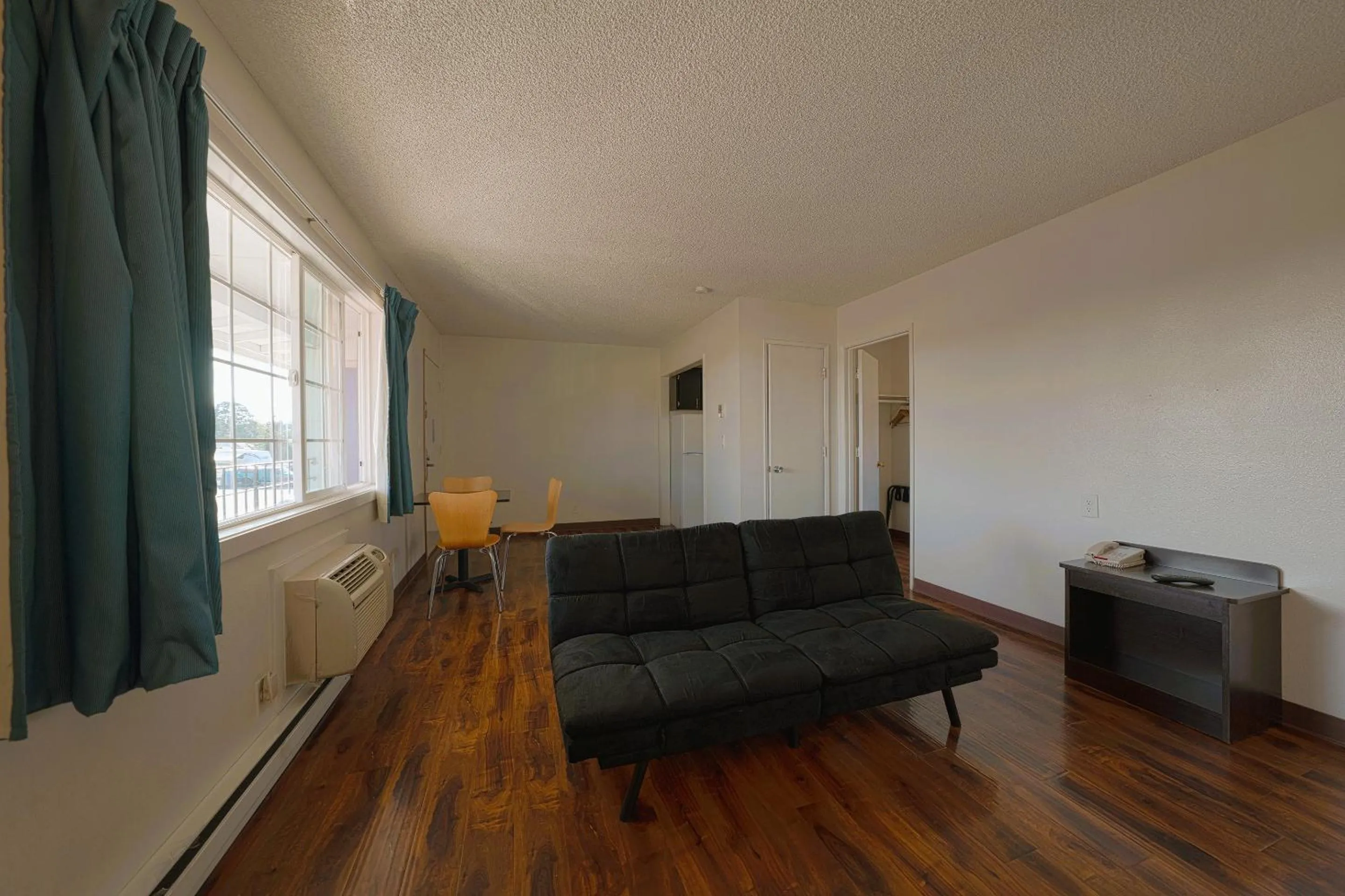 Bedroom in OYO Hotel St Helens OR