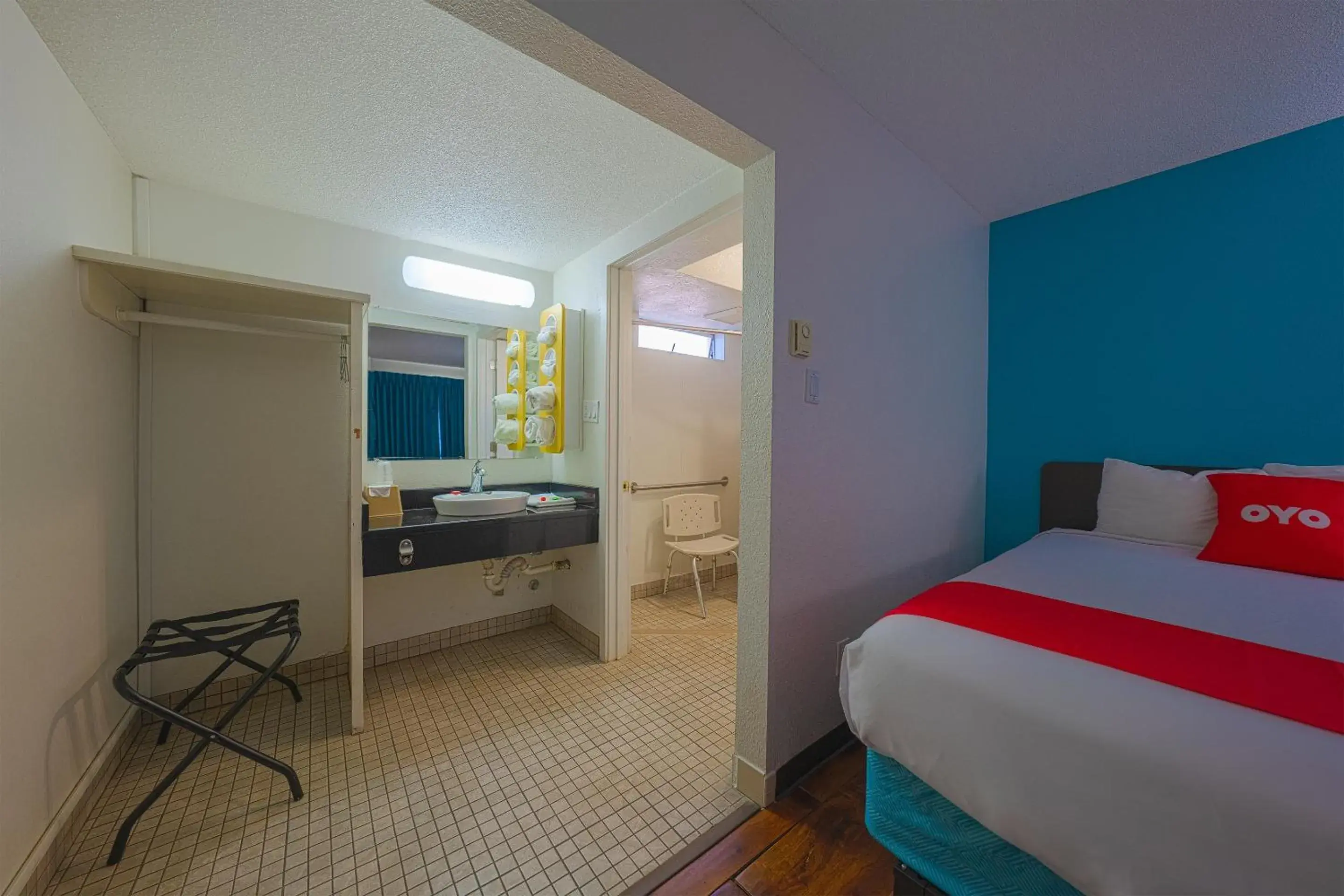 Bedroom, Bed in OYO Hotel St Helens OR Bedroom, Bed in OYO Hotel St Helens OR