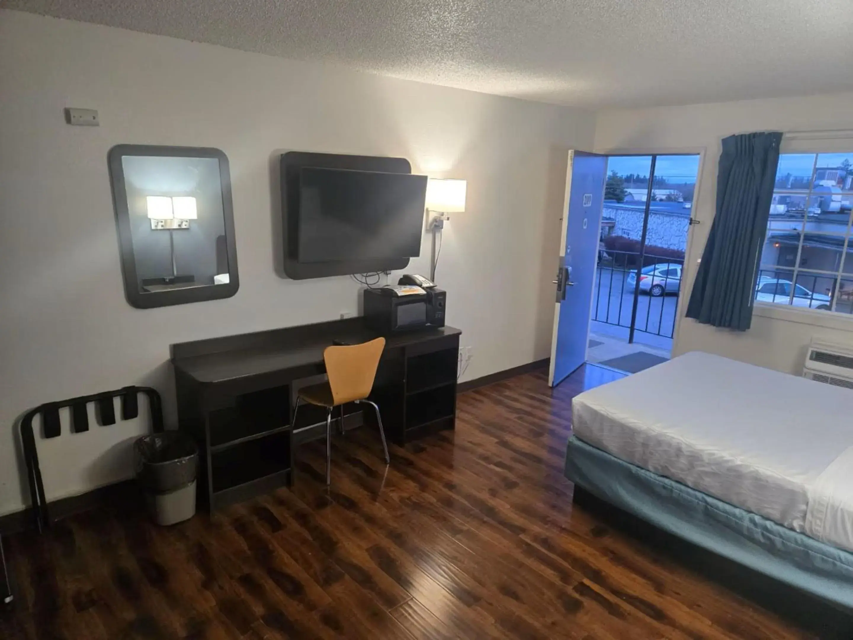 Premium Full Bed with Kitchenette in OYO Hotel St Helens OR Premium Full Bed with Kitchenette in OYO Hotel St Helens OR