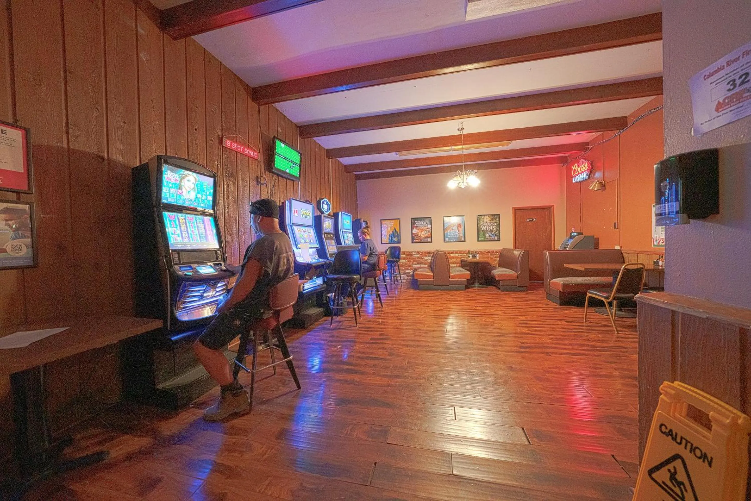 Entertainment in OYO Hotel St Helens OR