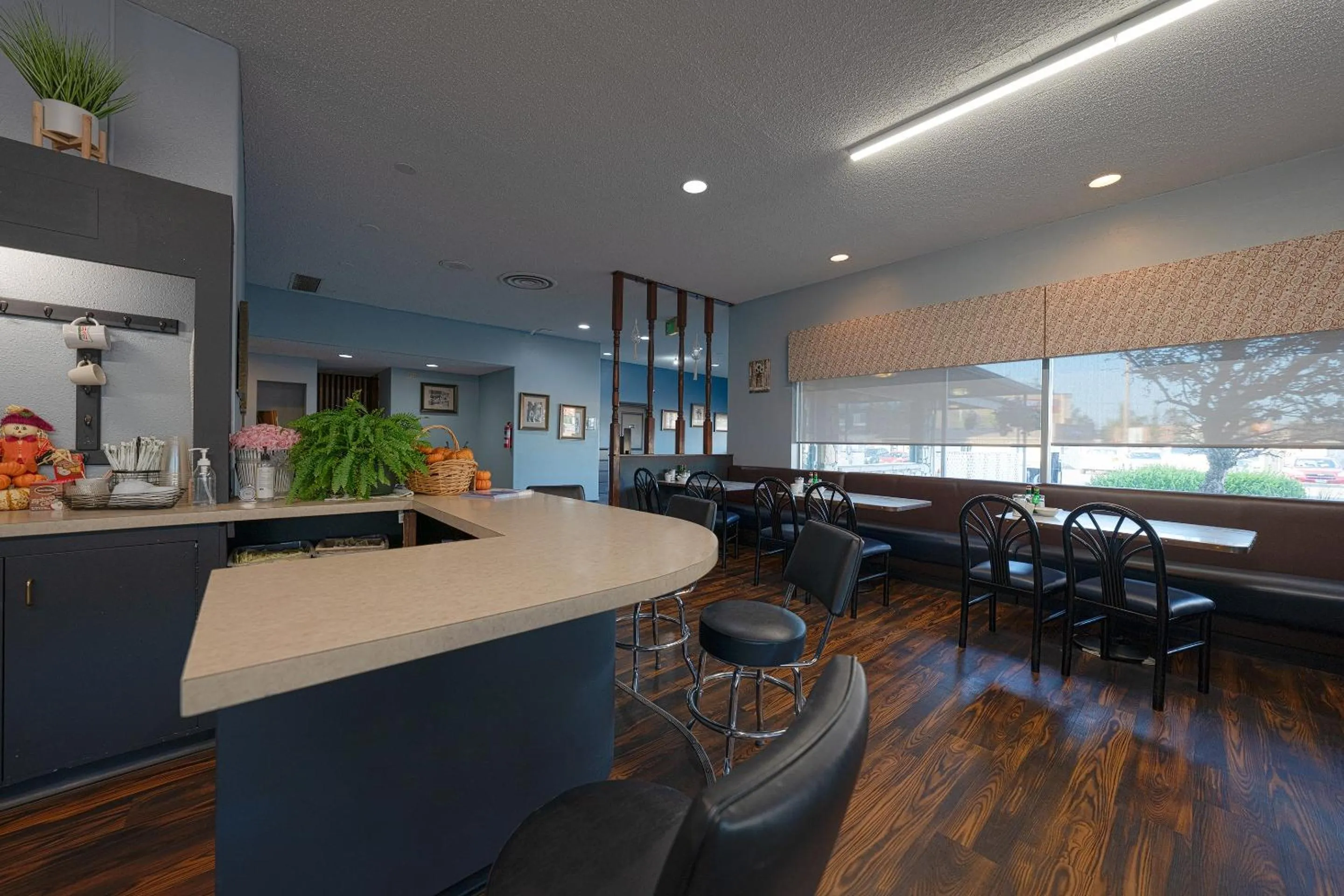 Restaurant/places to eat in OYO Hotel St Helens OR