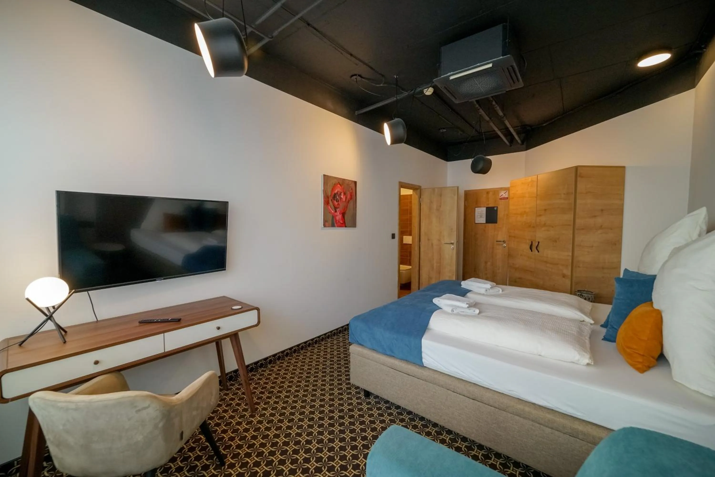 Bed in CHORS like a hotel - Capsule & NFT Boutique Hostel Bratislava - City Center