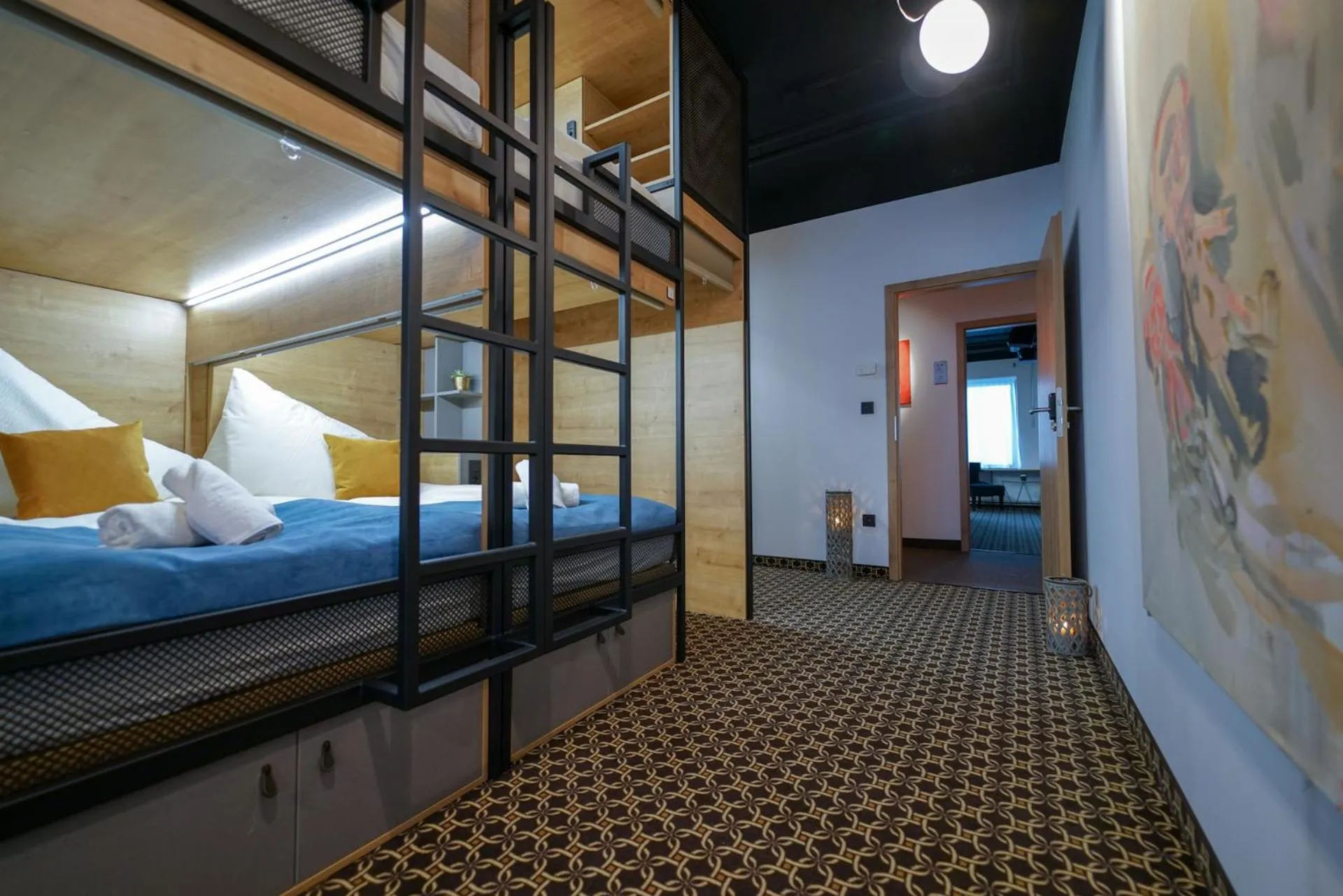 Bed in CHORS like a hotel - Capsule & NFT Boutique Hostel Bratislava - City Center