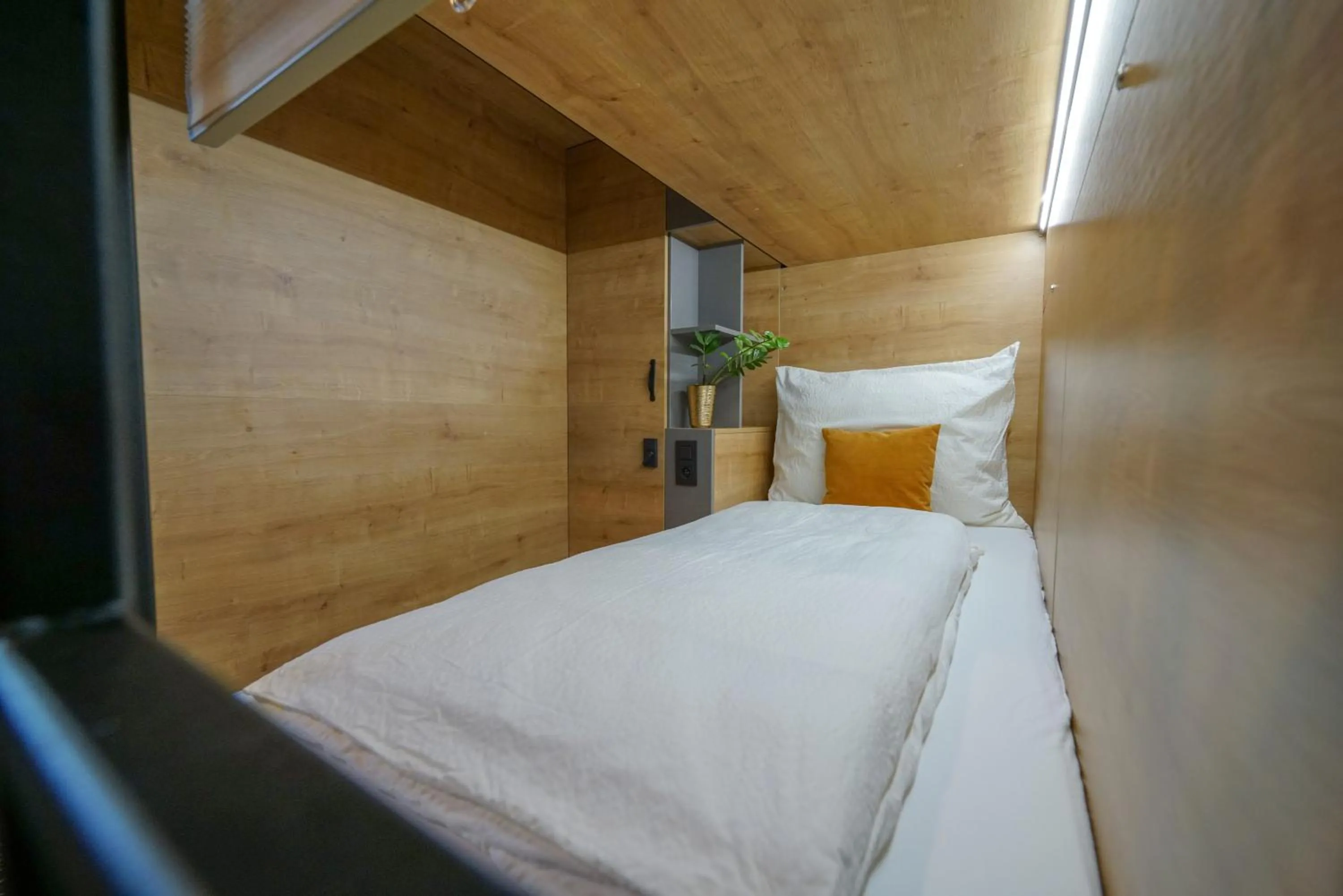 Bed in CHORS like a hotel - Capsule & NFT Boutique Hostel Bratislava - City Center