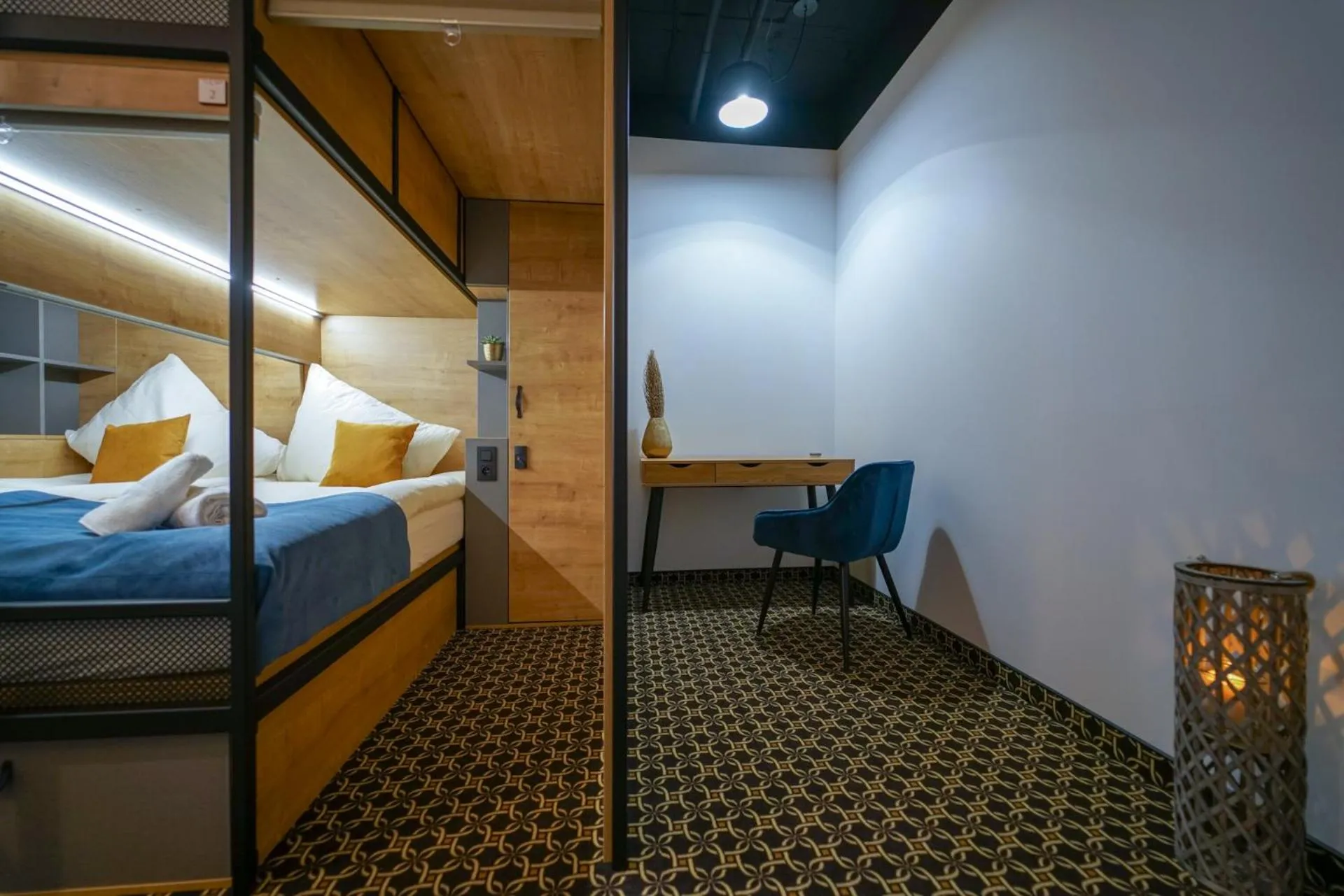 Bed in CHORS like a hotel - Capsule & NFT Boutique Hostel Bratislava - City Center