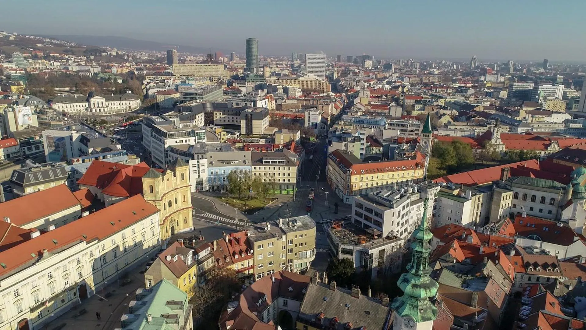 Neighbourhood in CHORS like a hotel - Capsule & NFT Boutique Hostel Bratislava - City Center