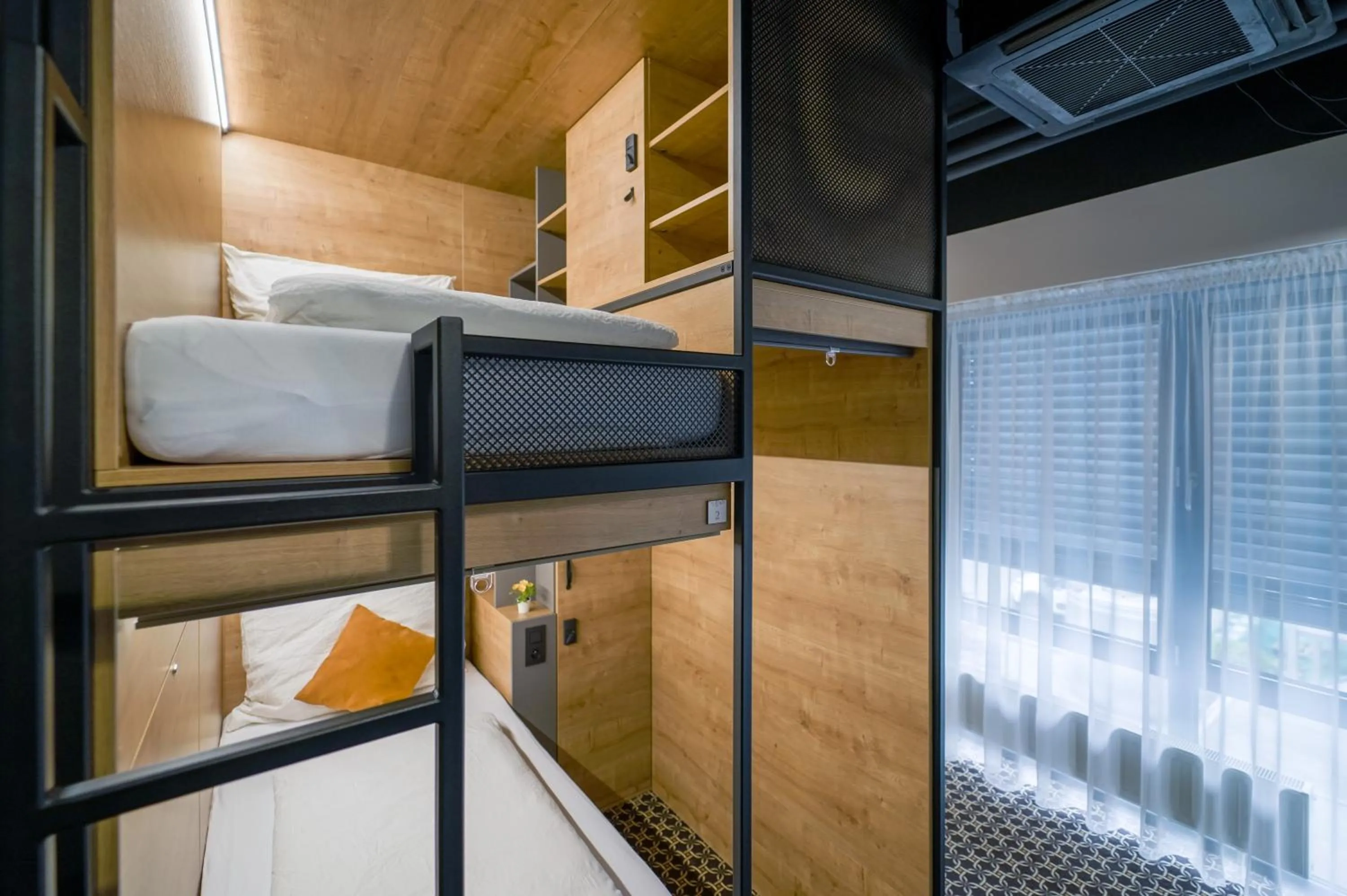 Bed in CHORS like a hotel - Capsule & NFT Boutique Hostel Bratislava - City Center