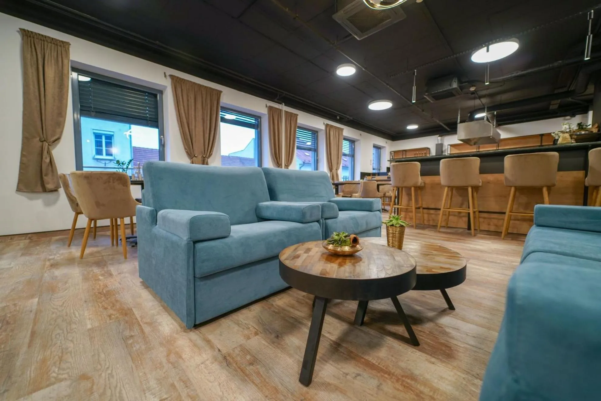 Lounge or bar in CHORS like a hotel - Capsule & NFT Boutique Hostel Bratislava - City Center