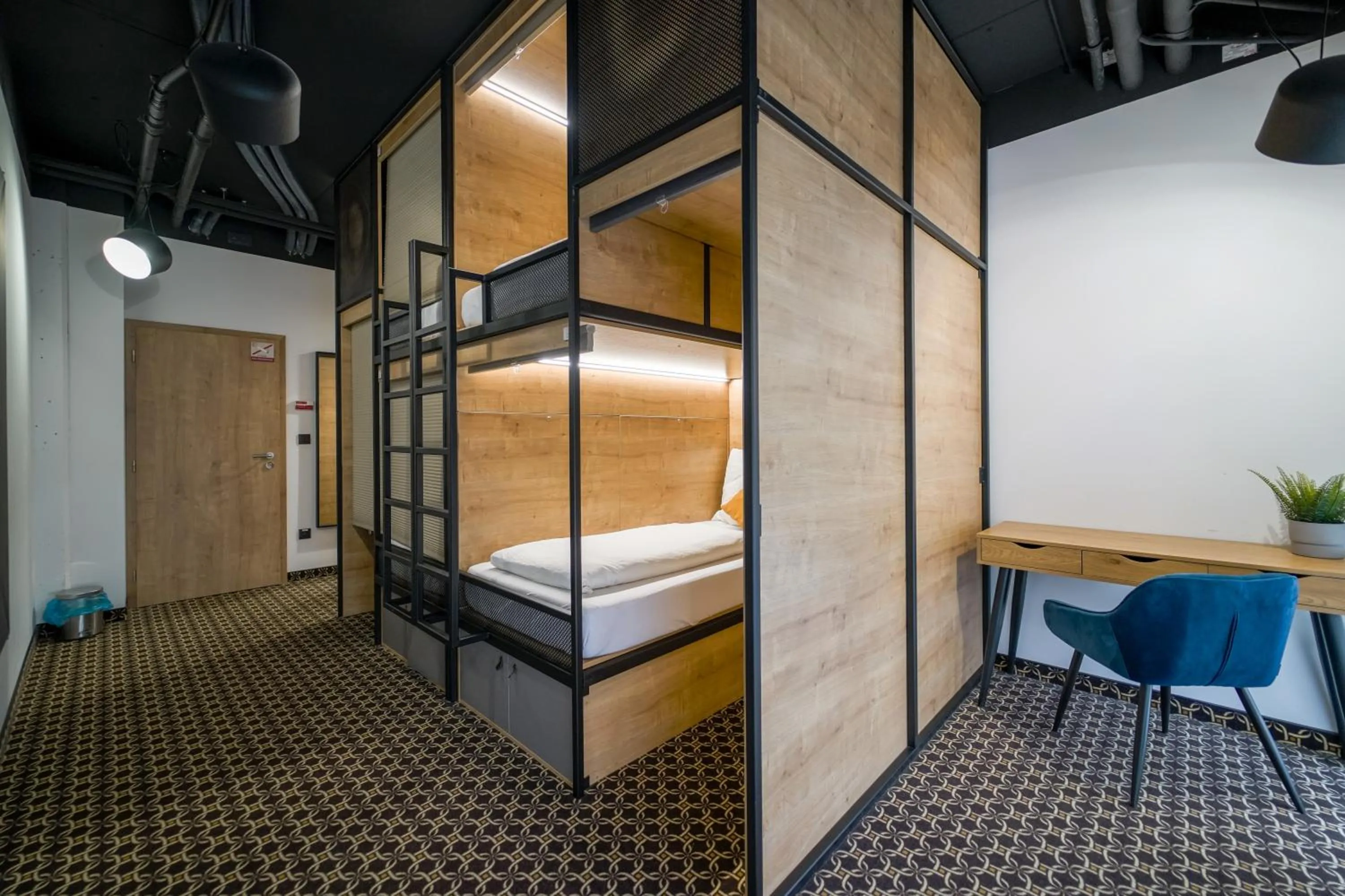 Bed in CHORS like a hotel - Capsule & NFT Boutique Hostel Bratislava - City Center