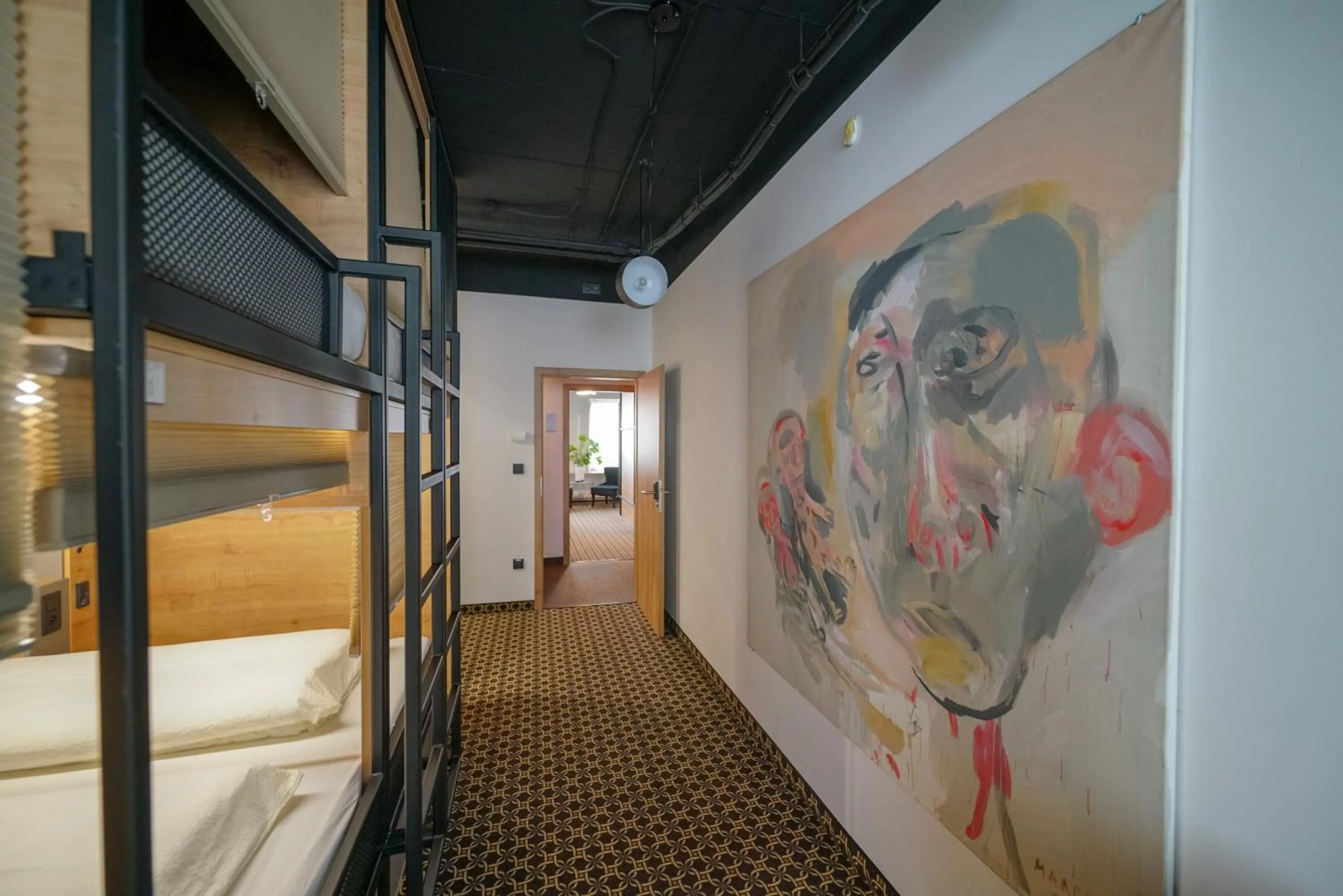 Bed in CHORS like a hotel - Capsule & NFT Boutique Hostel Bratislava - City Center