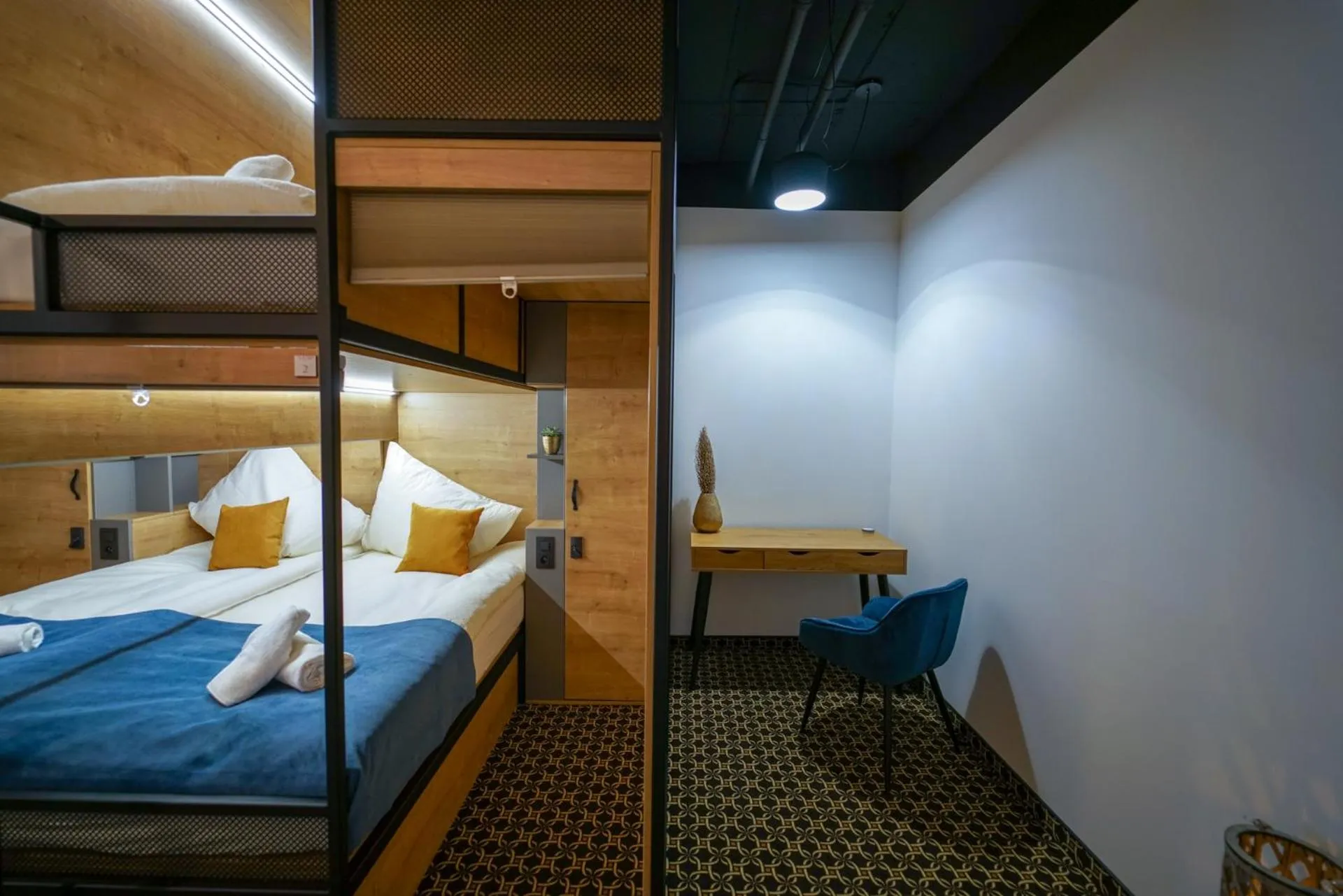 Bed in CHORS like a hotel - Capsule & NFT Boutique Hostel Bratislava - City Center