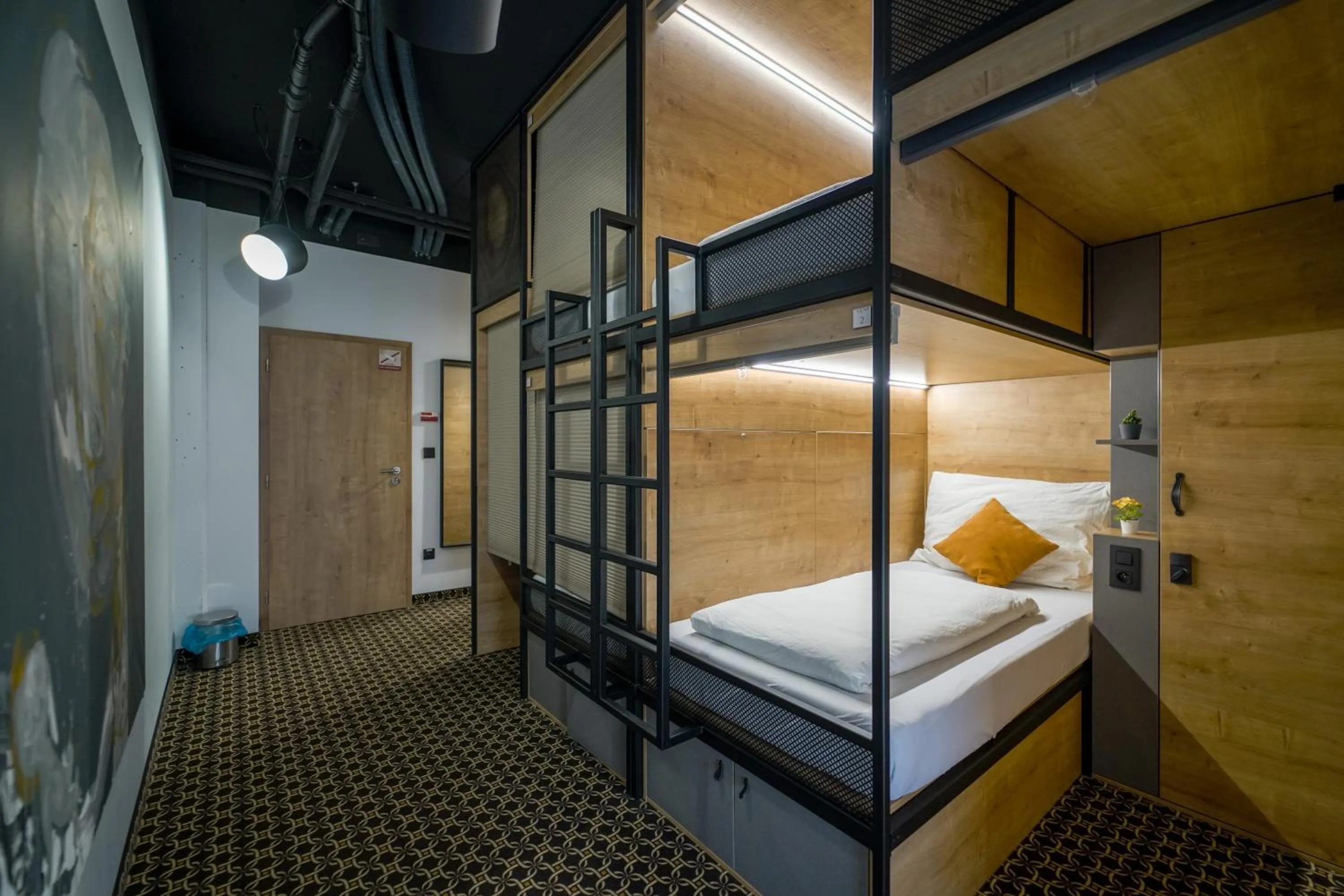 Bed in CHORS like a hotel - Capsule & NFT Boutique Hostel Bratislava - City Center
