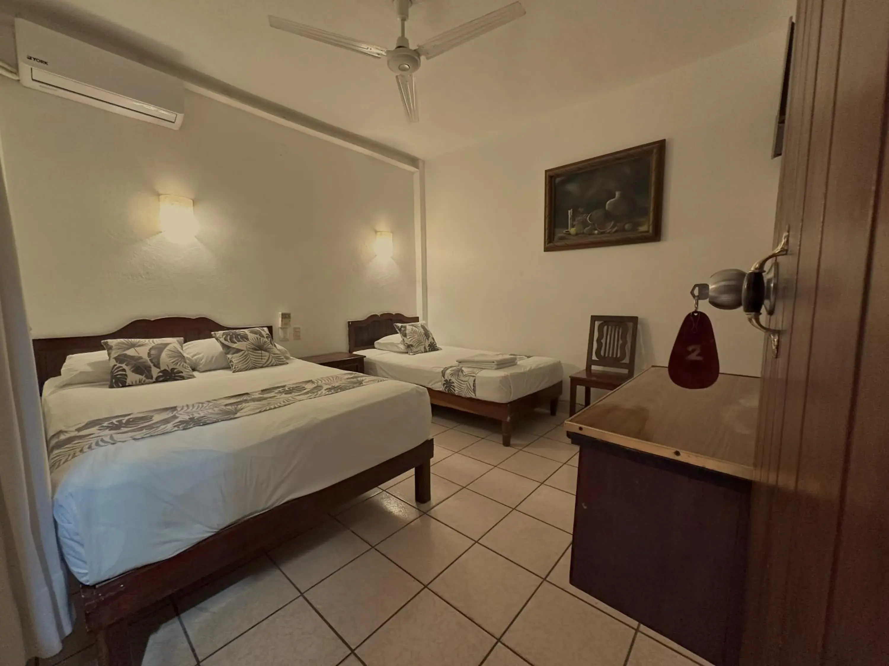 Triple Room with Private Bathroom in Hotel San Juan Triple Room with Private Bathroom in Hotel San Juan