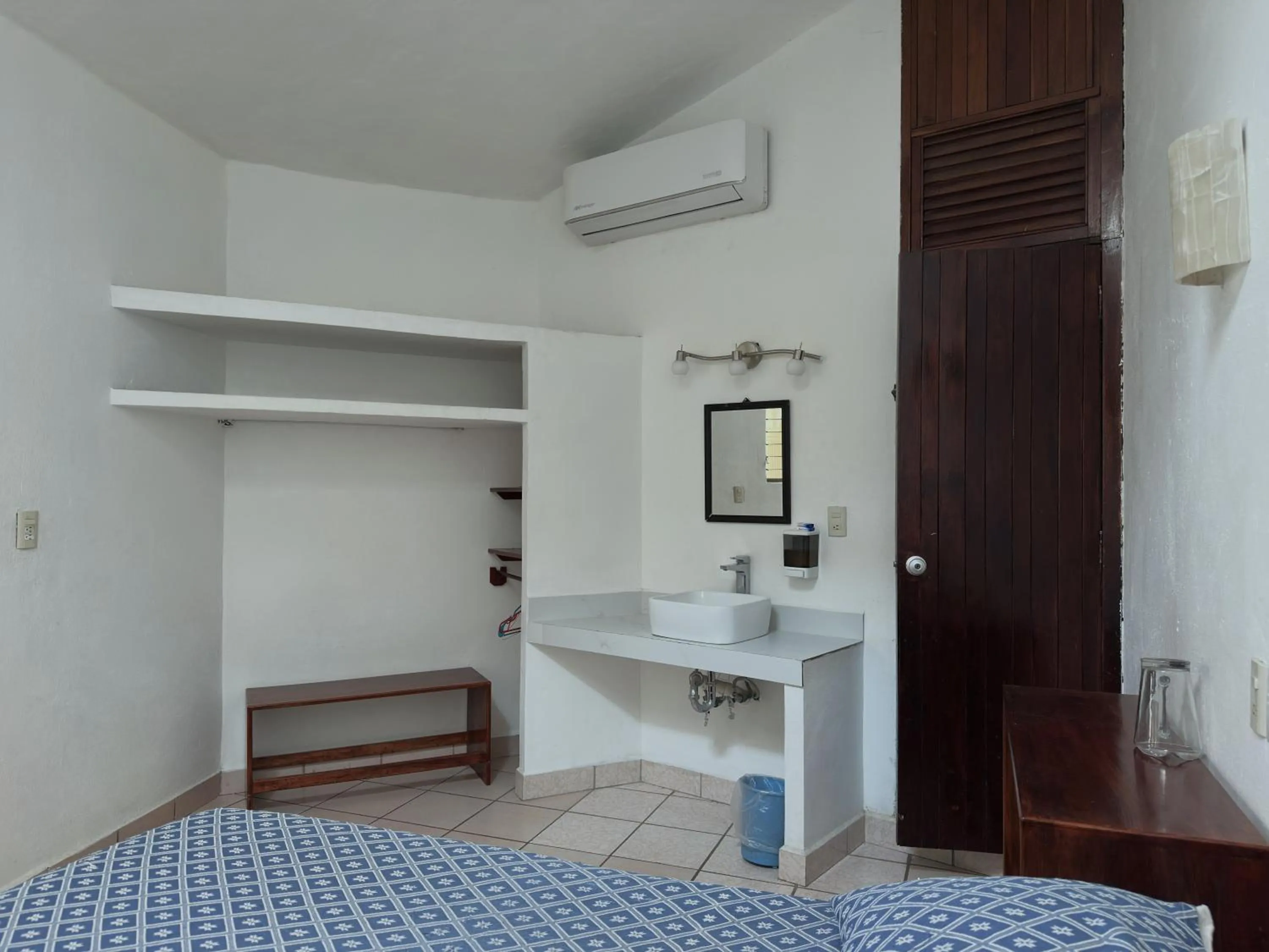 Photo of the whole room, Bed in Hotel San Juan