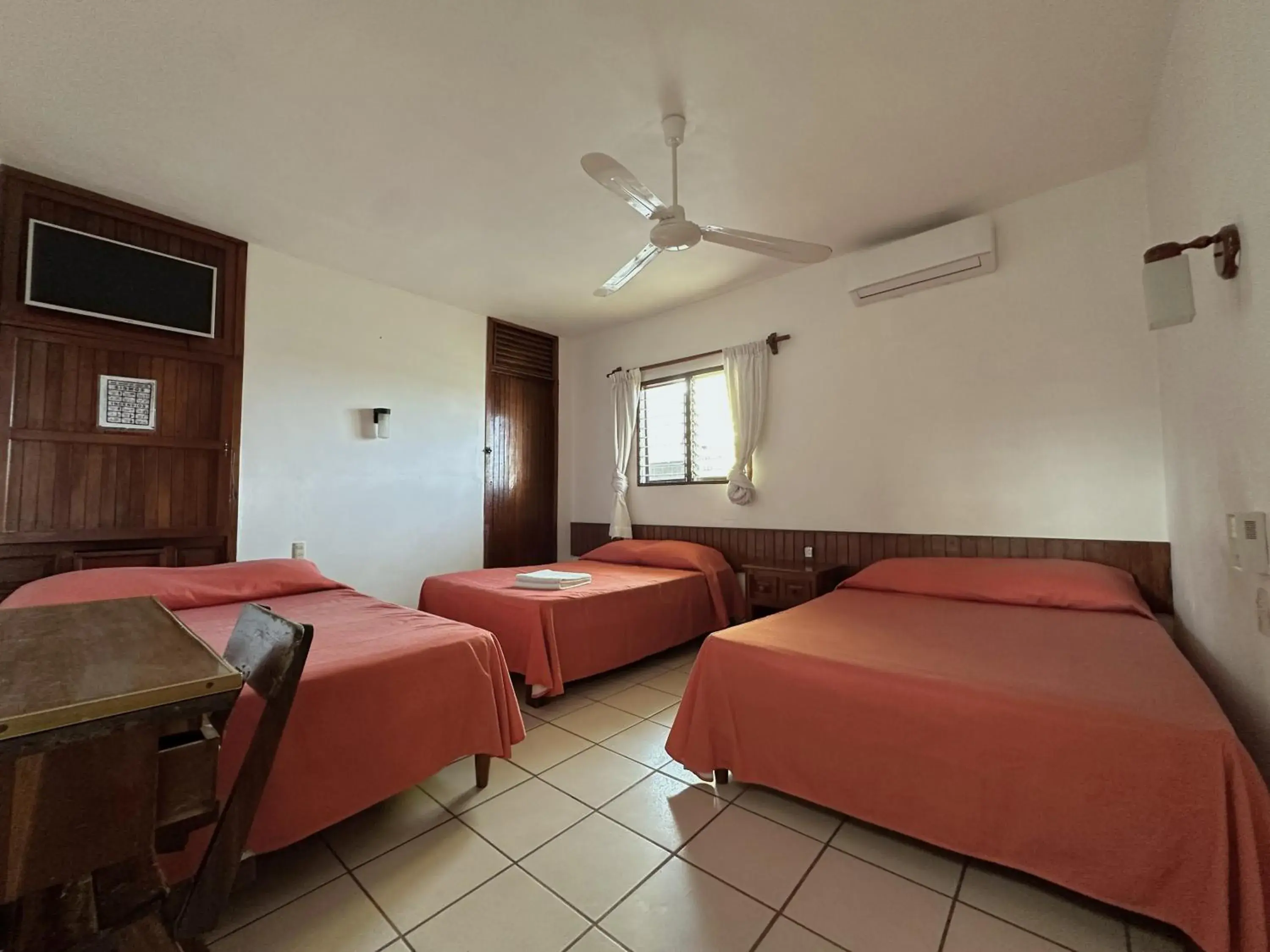 Family Room with Bathroom in Hotel San Juan Family Room with Bathroom in Hotel San Juan
