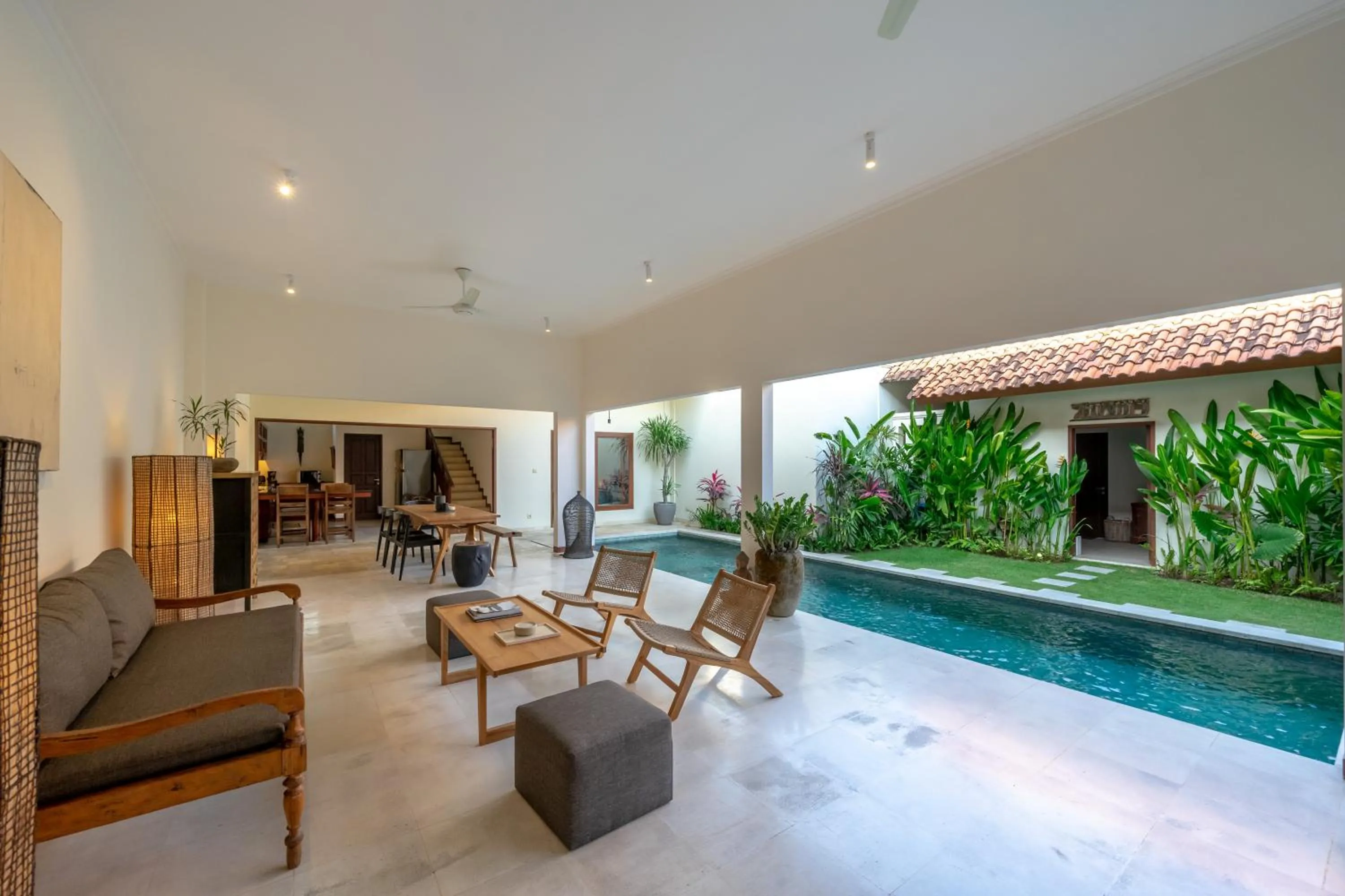 Communal lounge/ TV room in Amandaru Villa by RPM