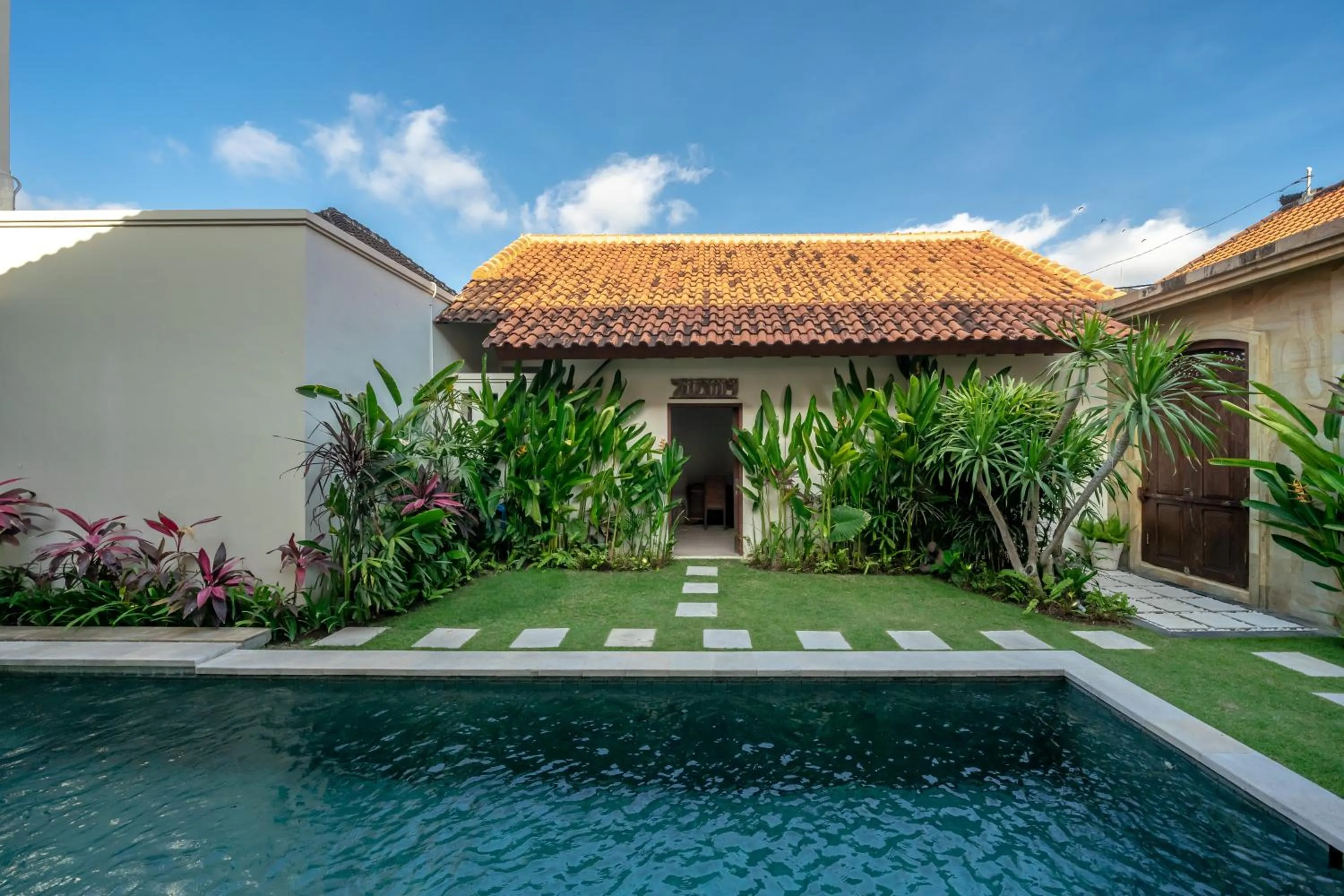 Property building in Amandaru Villa by RPM