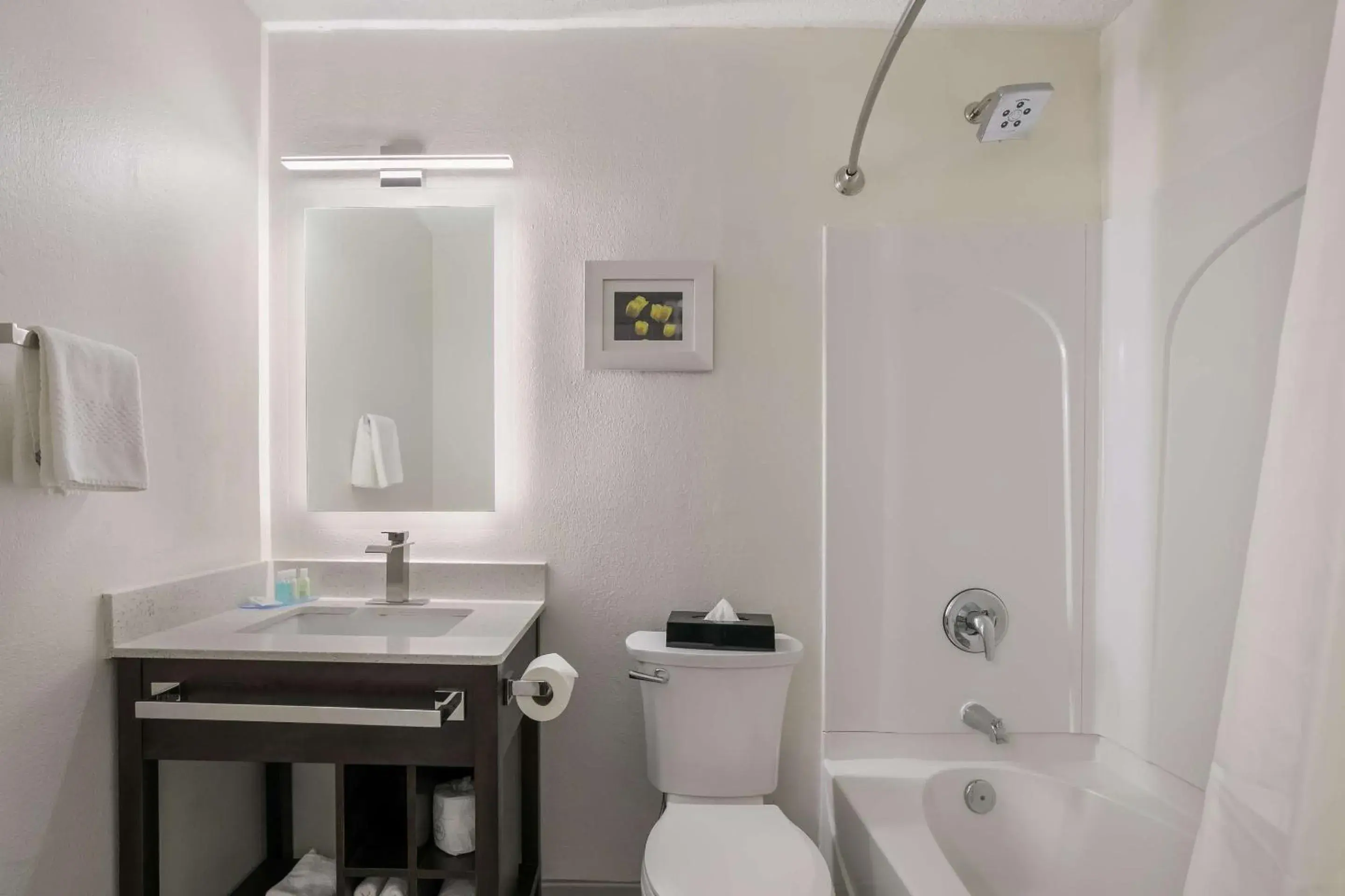 Bedroom in Clarion Hotel Conference Center Bedroom in Clarion Hotel Conference Center