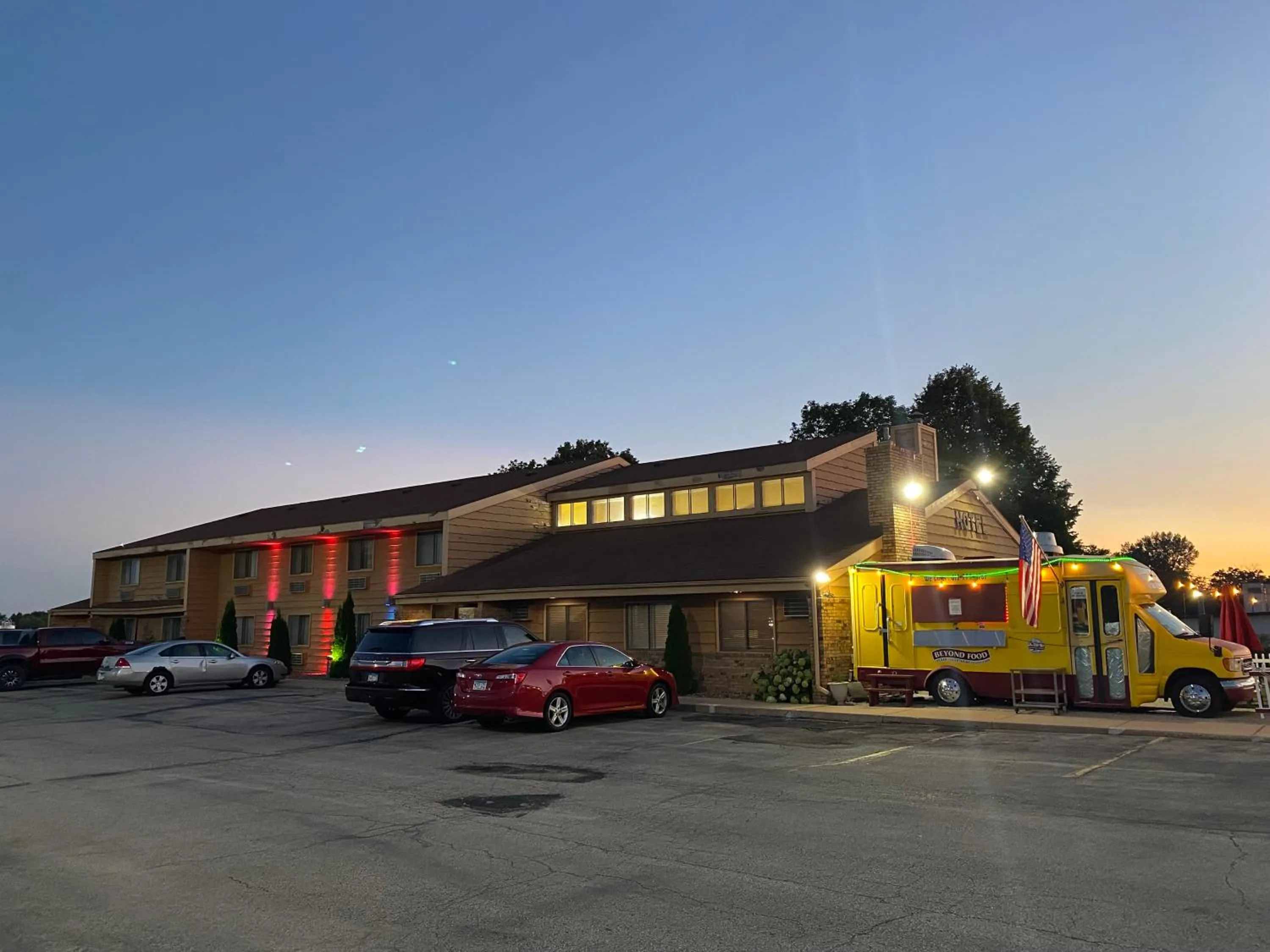 Property building in America's Stay Inn Stewartville