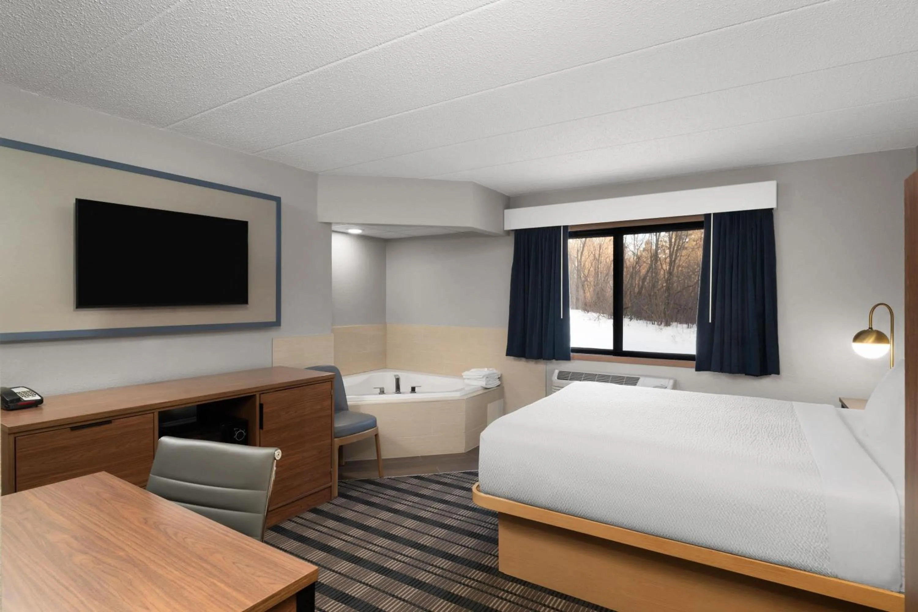 Bath, Bed in AmericInn by Wyndham Tofte Near Lake Superior