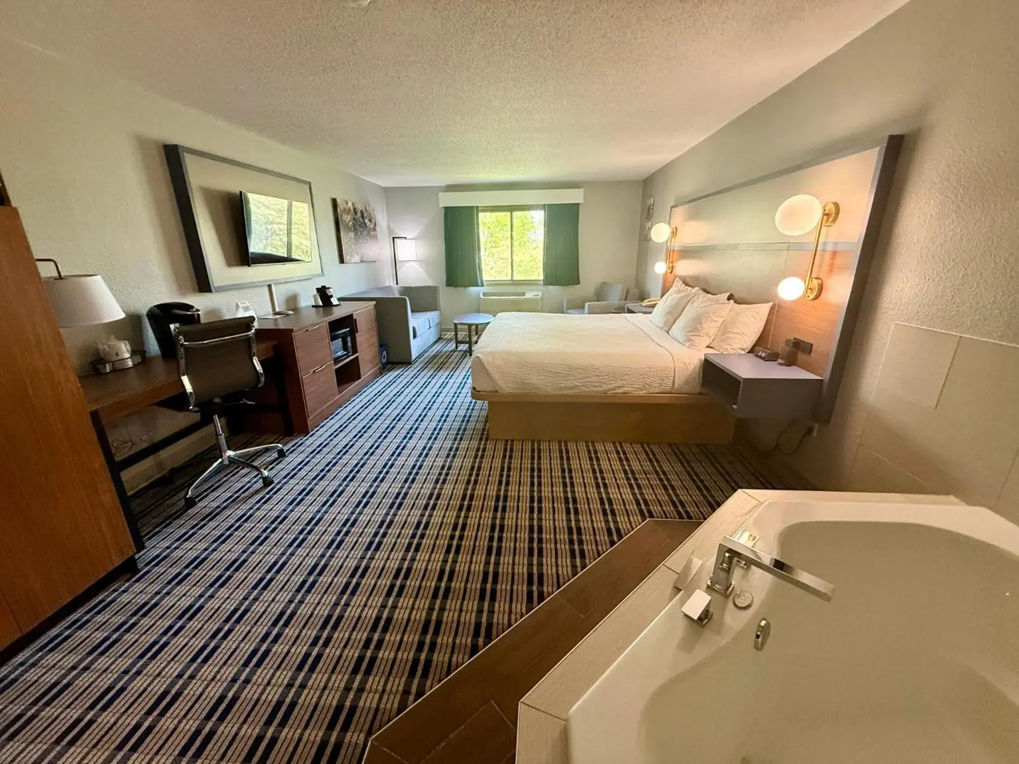 Deluxe King Suite - Non-Smoking in AmericInn by Wyndham Tofte Near Lake Superior Deluxe King Suite - Non-Smoking in AmericInn by Wyndham Tofte Near Lake Superior