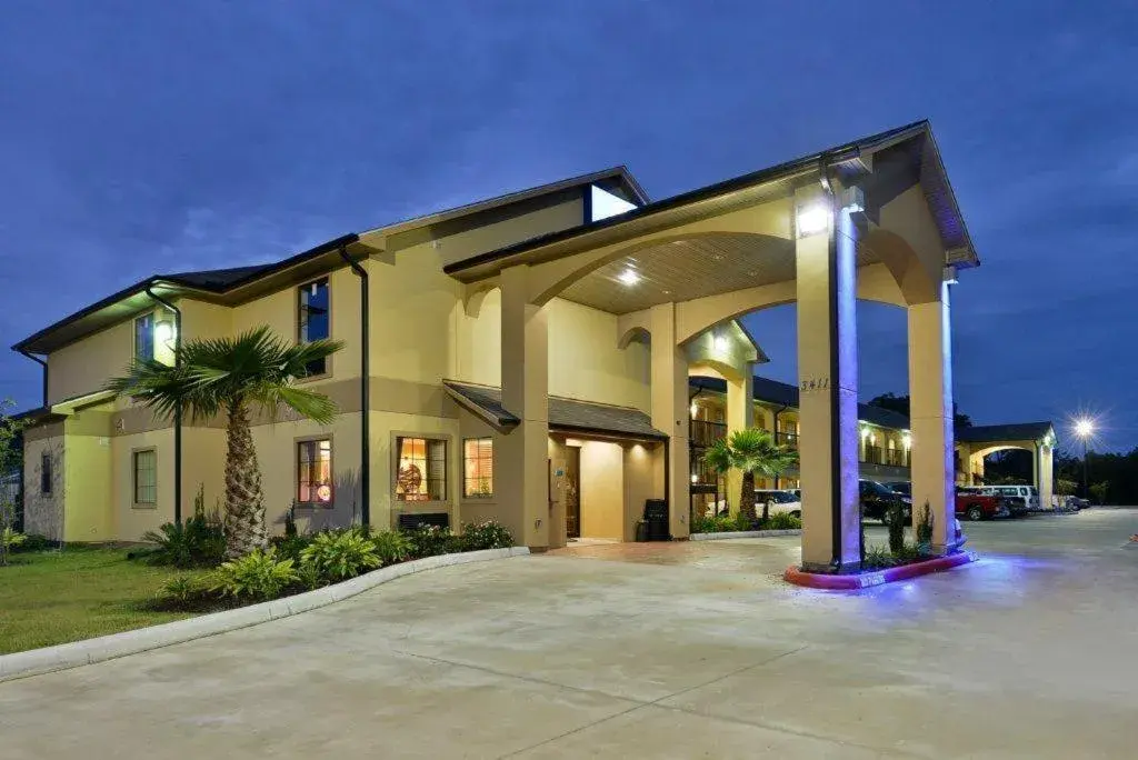 Facade/entrance in Americas Best Value Inn Lake Charles Interstate 210 Facade/entrance in Americas Best Value Inn Lake Charles Interstate 210