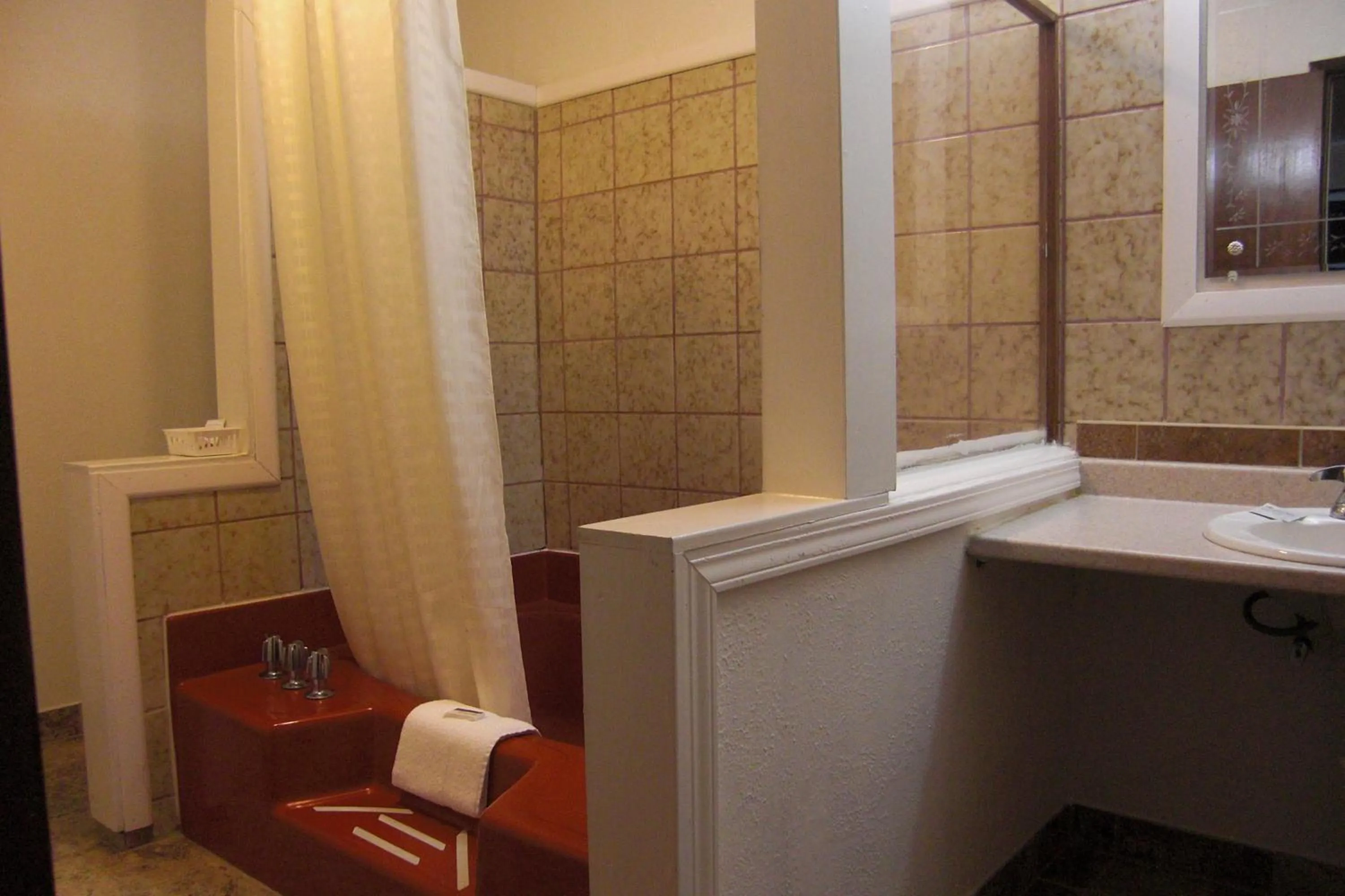 Bathroom in Front Street Inn
