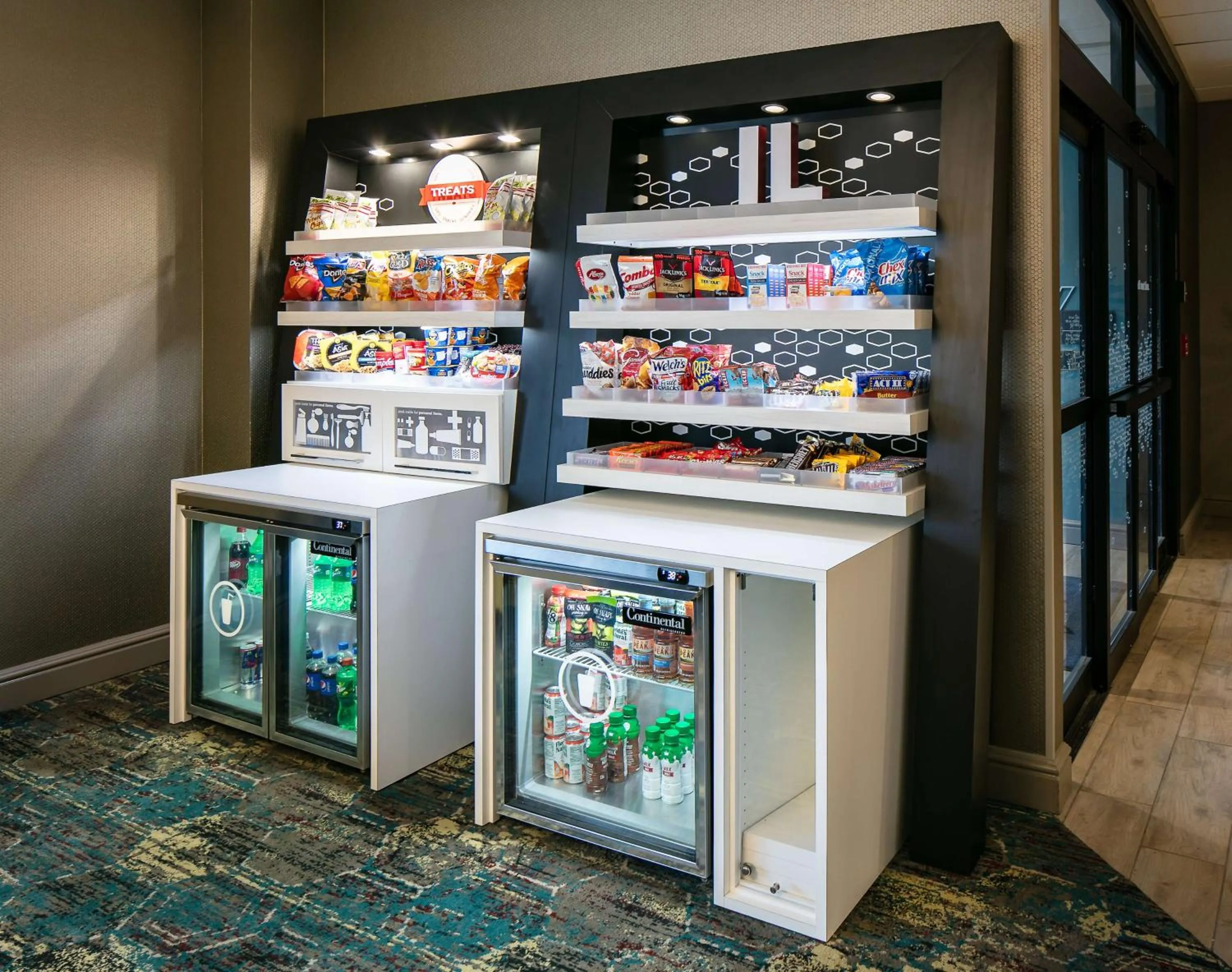 Restaurant/places to eat in Hampton Inn Freeport