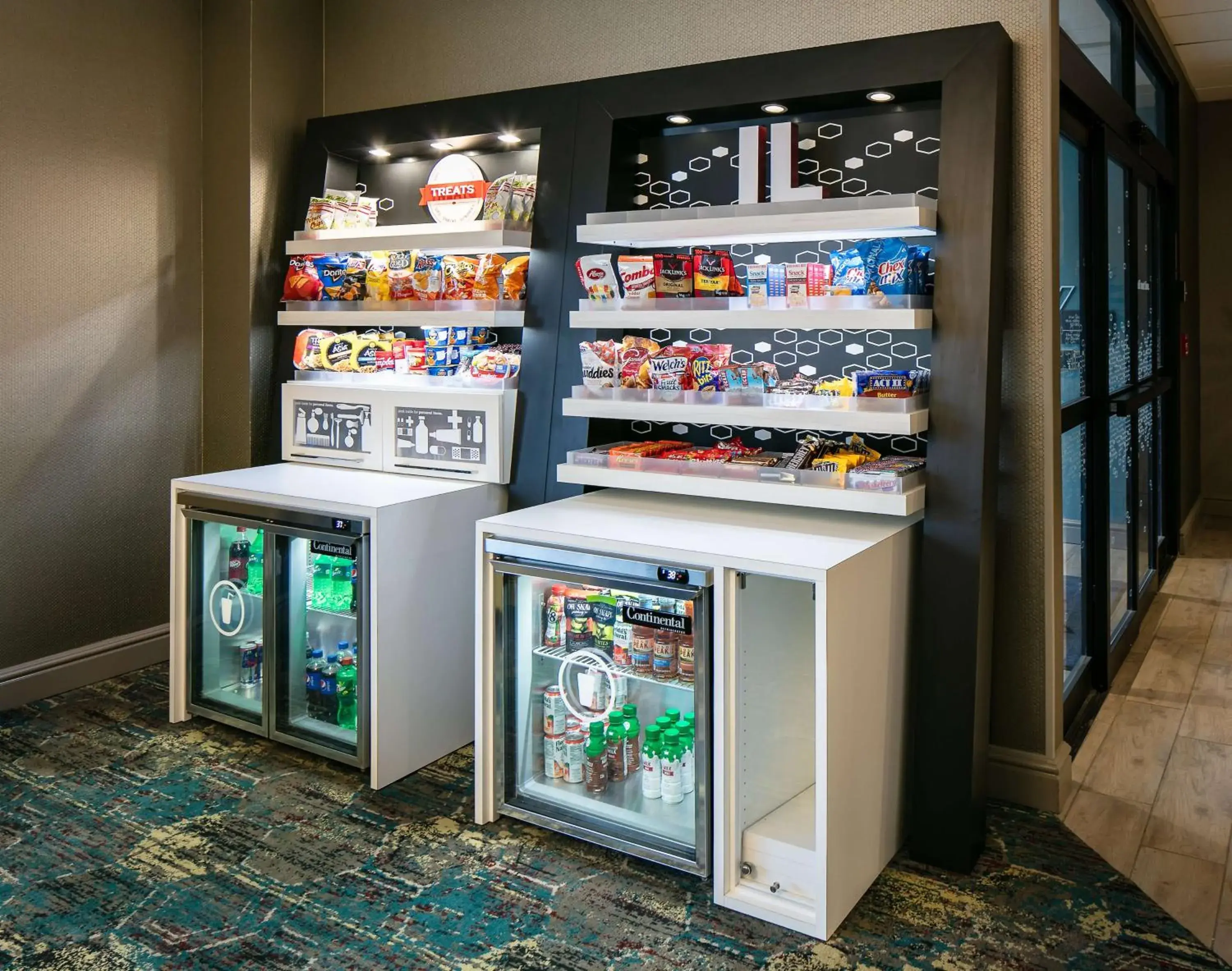 Restaurant/places to eat in Hampton Inn Freeport Restaurant/places to eat in Hampton Inn Freeport