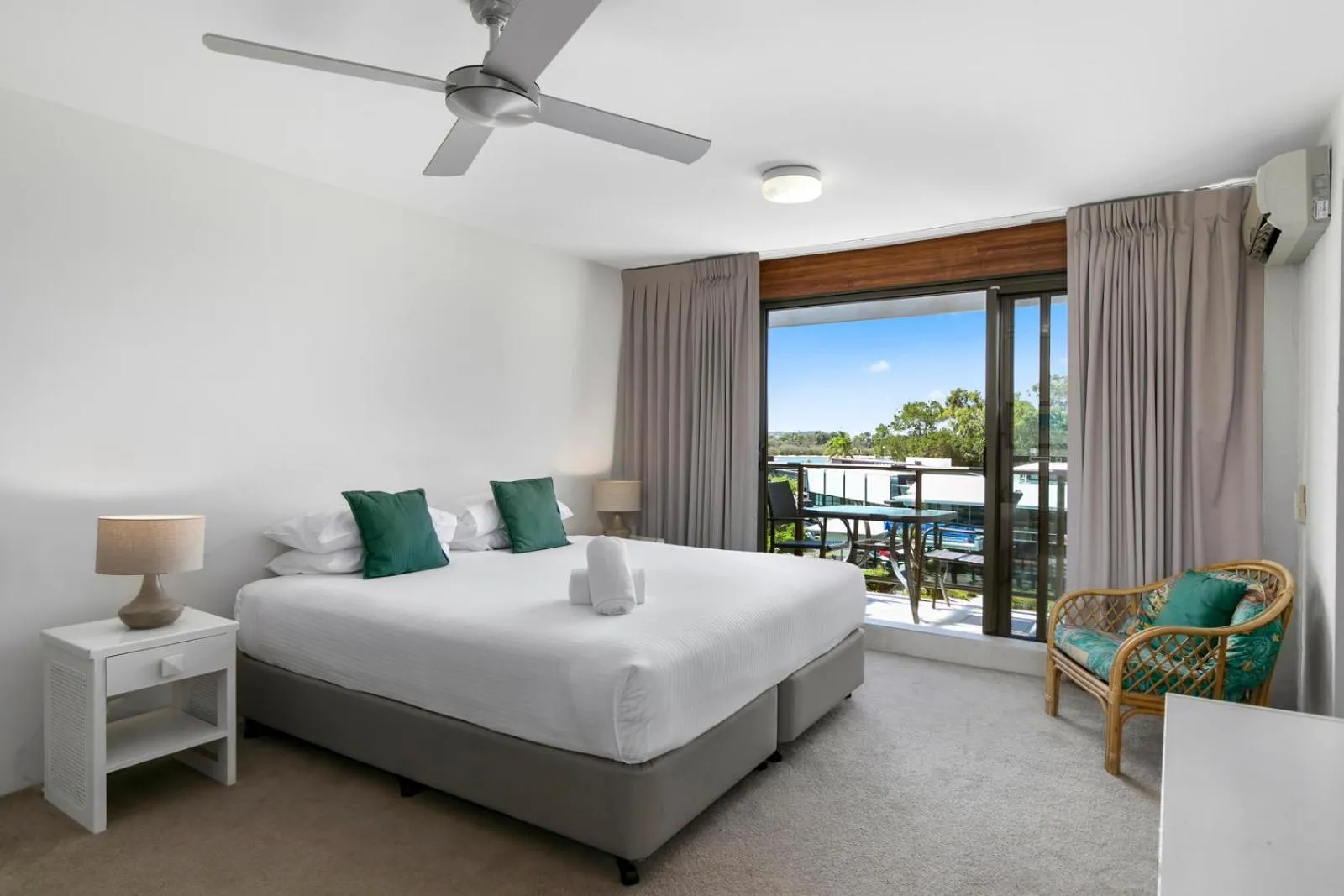 Balcony/Terrace, Bed in Sun Lagoon Resort