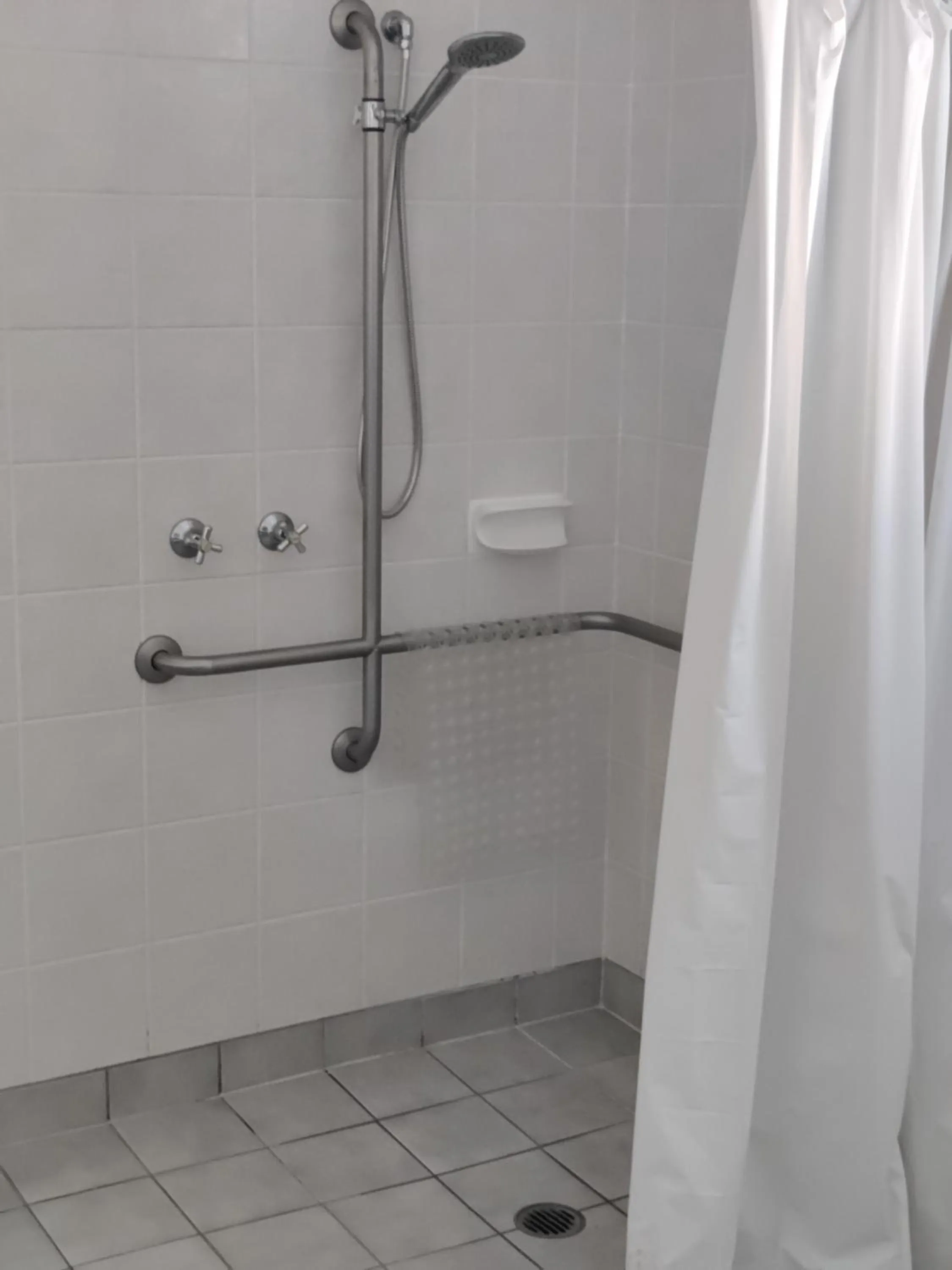 Bathroom in Belvoir Village Motel & Apartments Wodonga