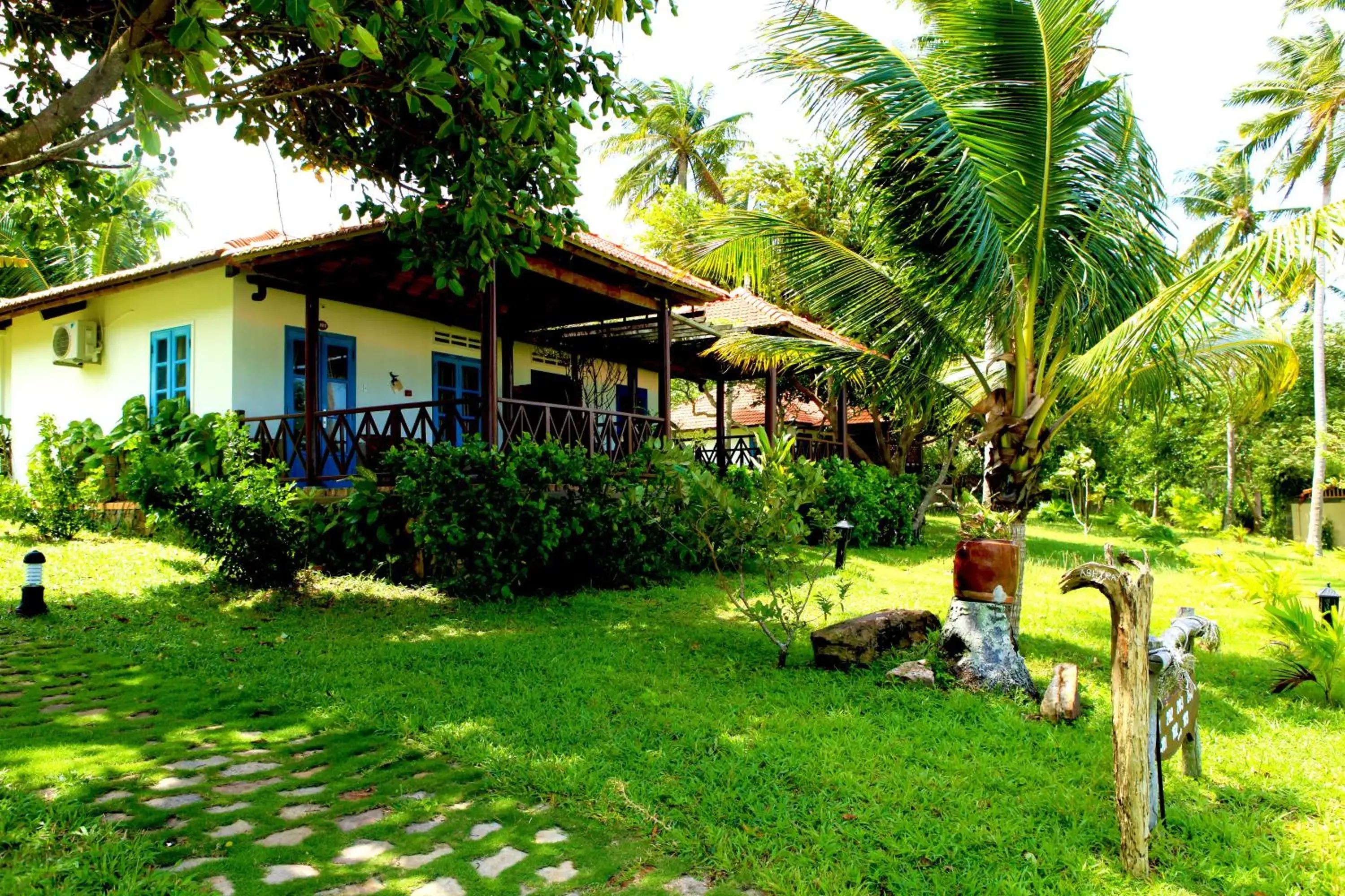 Deluxe Bungalow with Sea View in Phu Quoc Eco Beach Resort Deluxe Bungalow with Sea View in Phu Quoc Eco Beach Resort