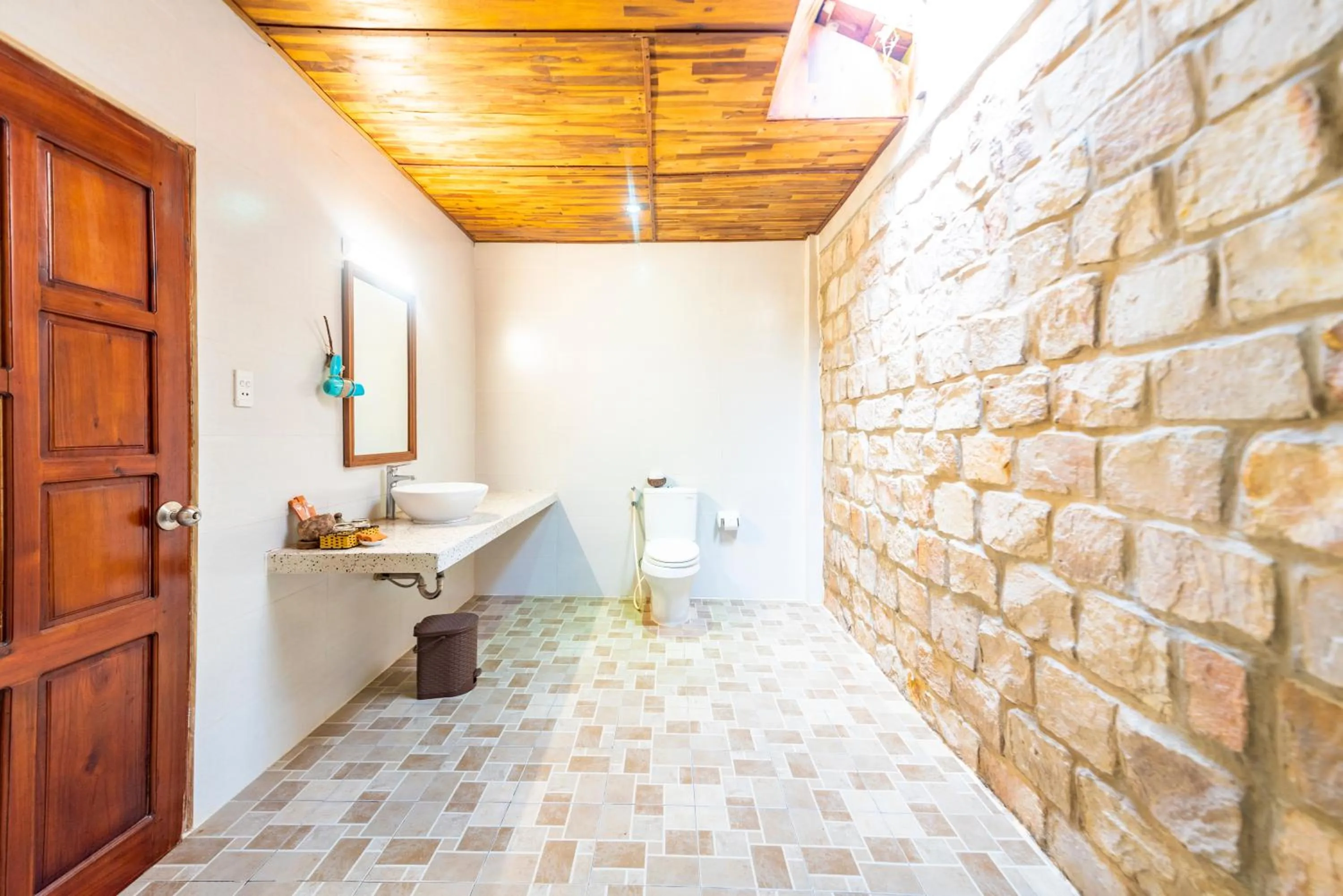 Toilet in Phu Quoc Eco Beach Resort