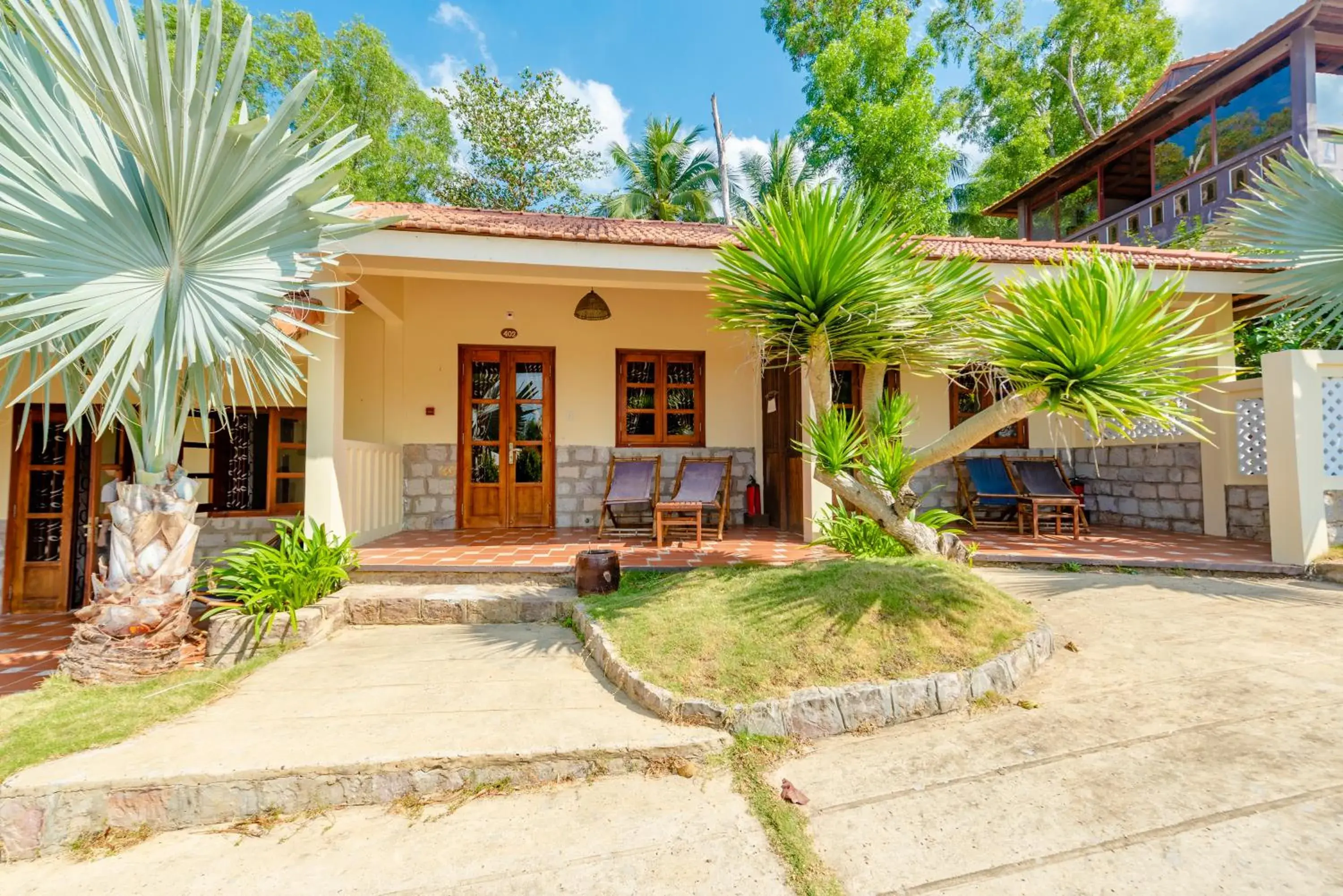 Deluxe Double Room with Partial Sea View in Phu Quoc Eco Beach Resort Deluxe Double Room with Partial Sea View in Phu Quoc Eco Beach Resort