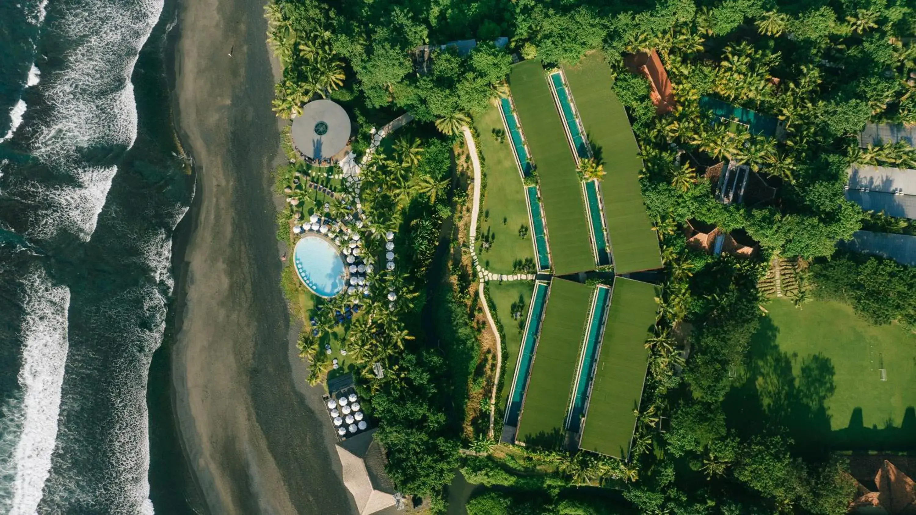 Property building in Hotel Komune and Beach Club Bali Property building in Hotel Komune and Beach Club Bali