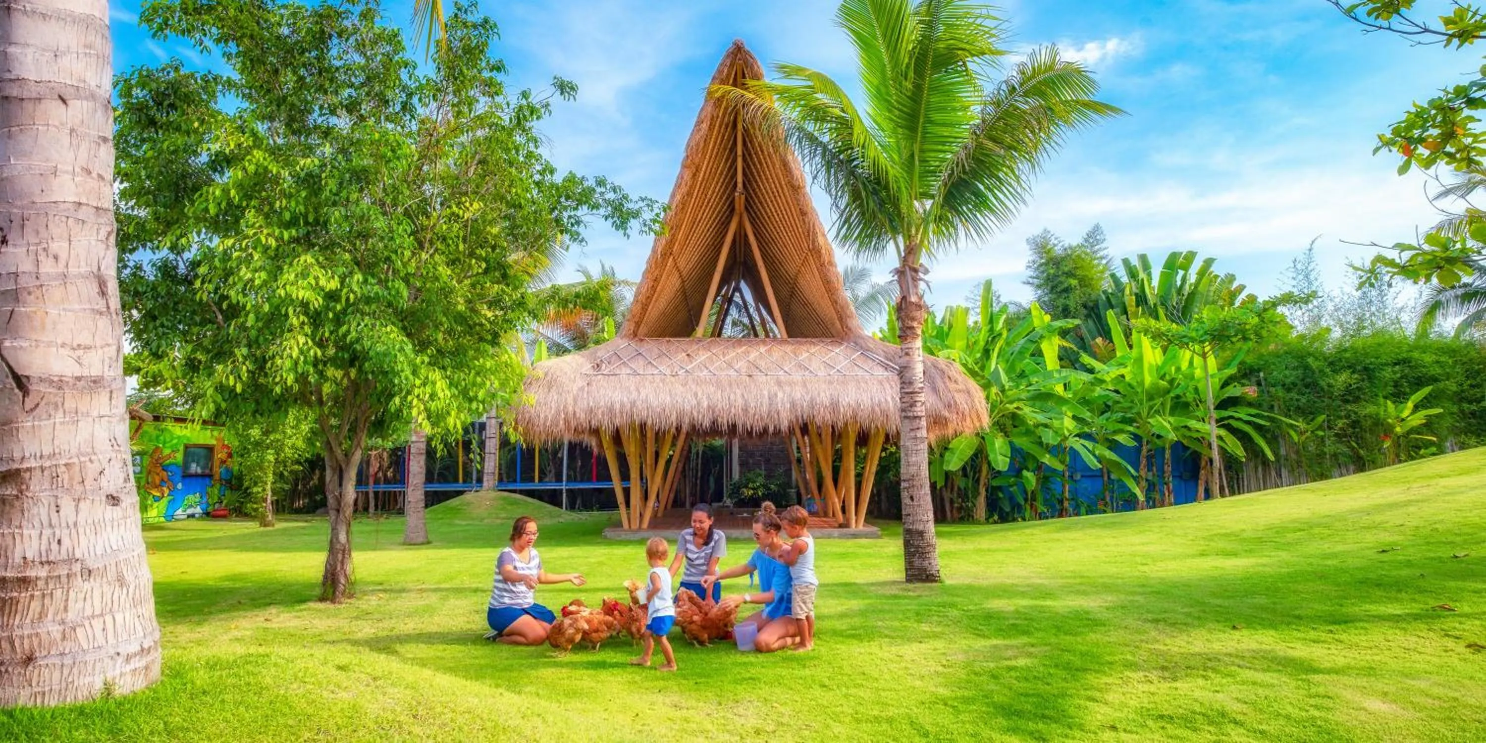 babysiter in Hotel Komune and Beach Club Bali