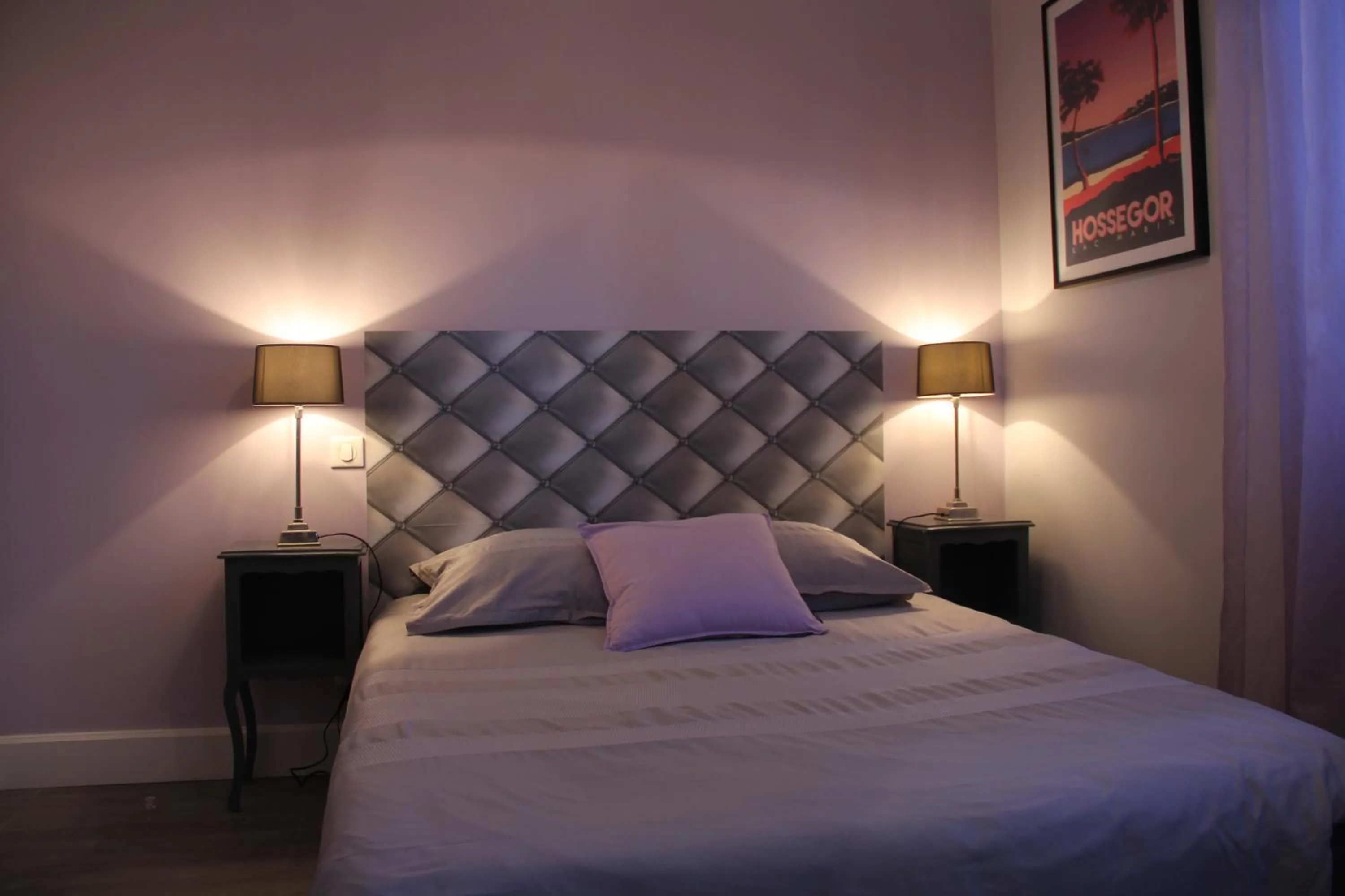 Photo of the whole room, Bed in La Belle Vie Capbreton