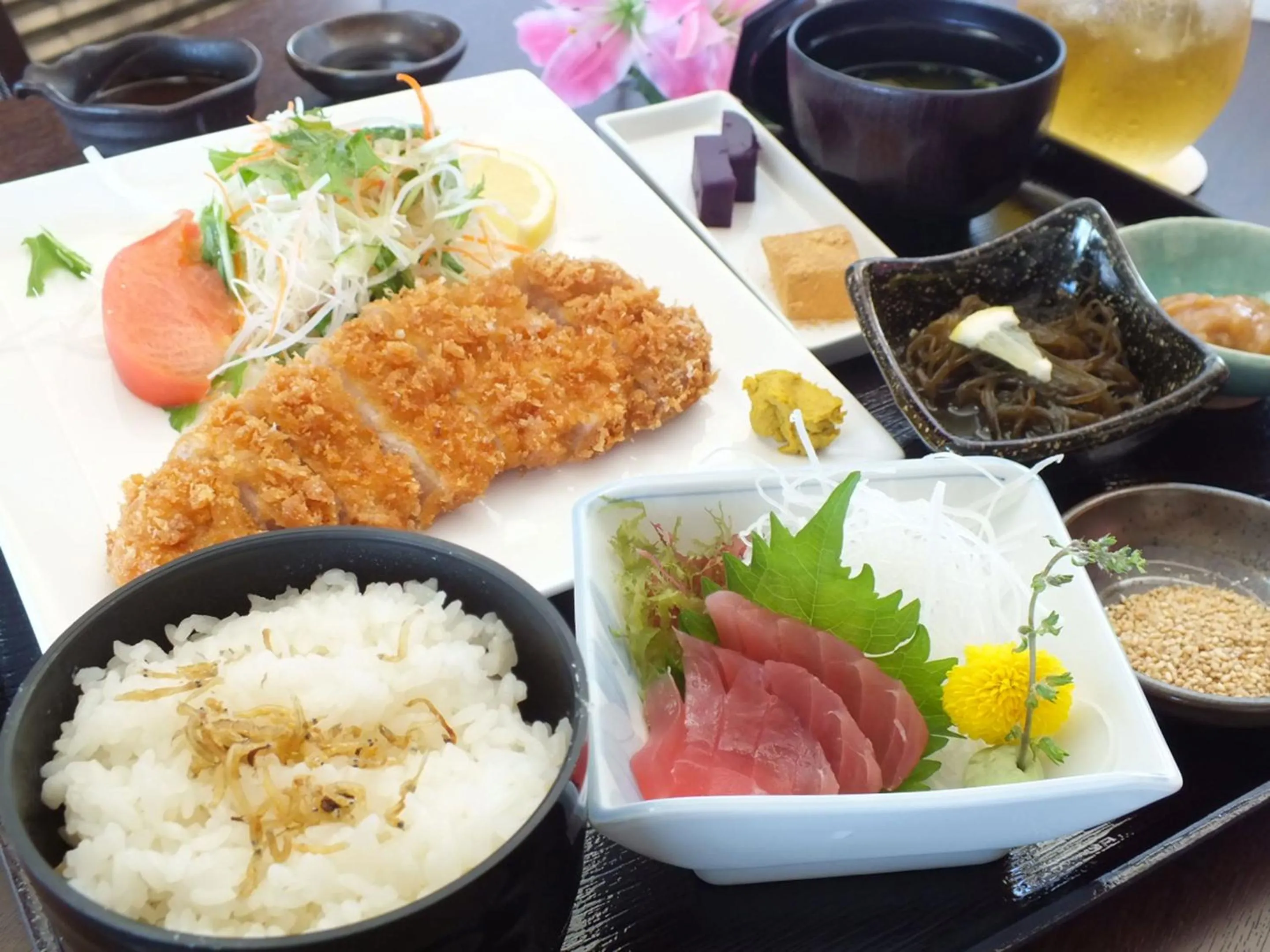 Food in Hotel Hamahigashima Resort