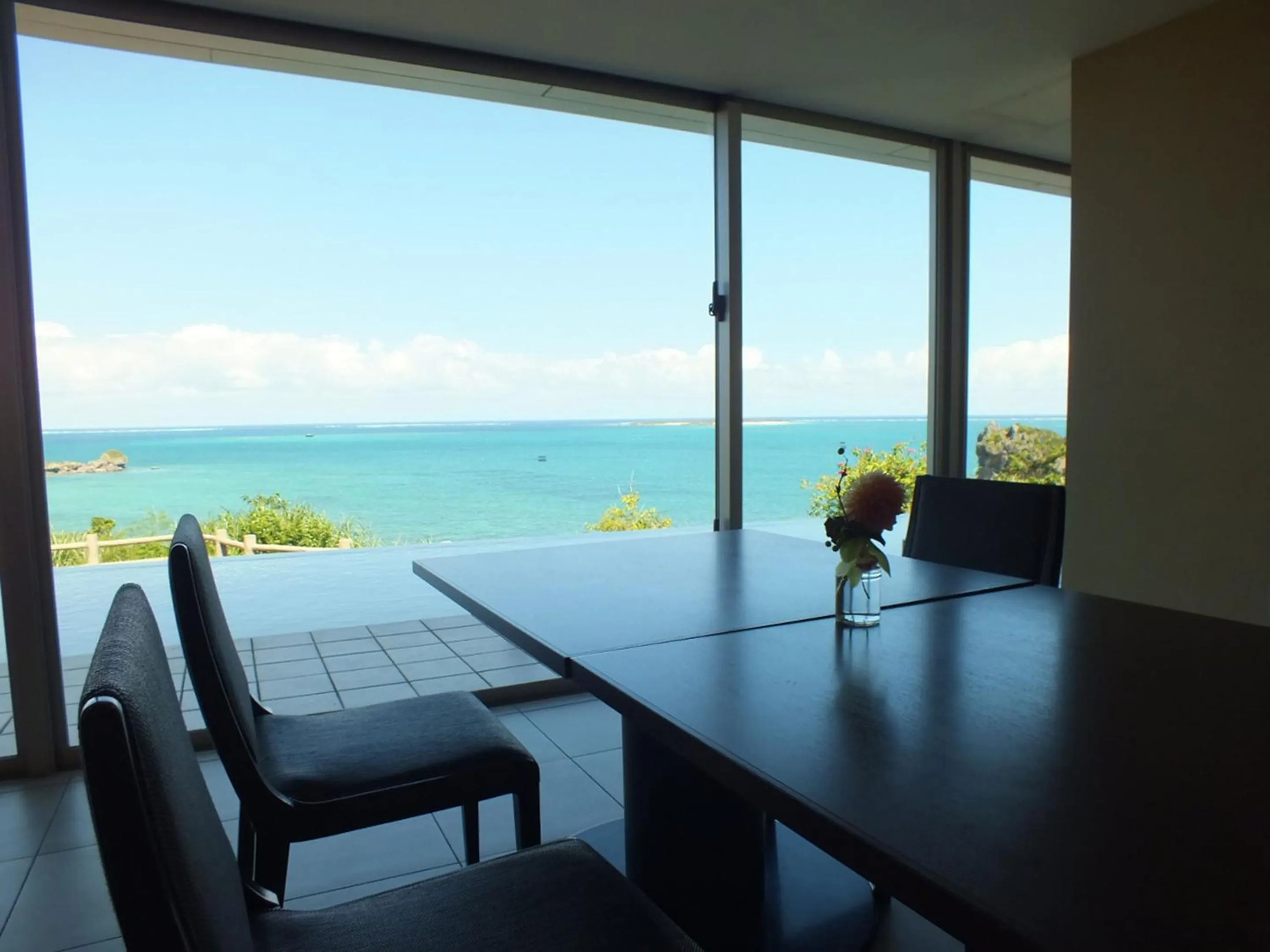 Restaurant/places to eat in Hotel Hamahigashima Resort