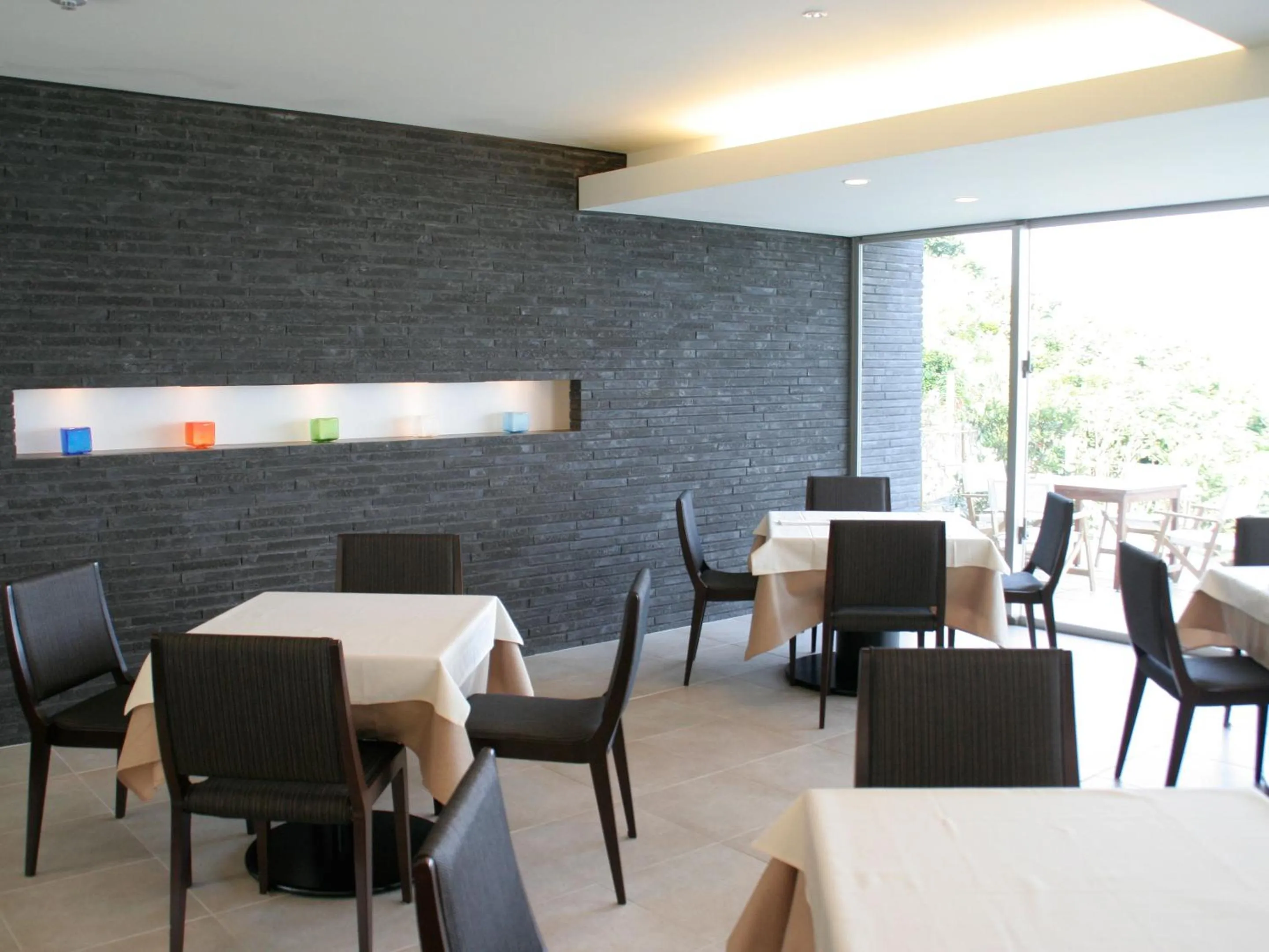 Restaurant/places to eat in Hotel Hamahigashima Resort