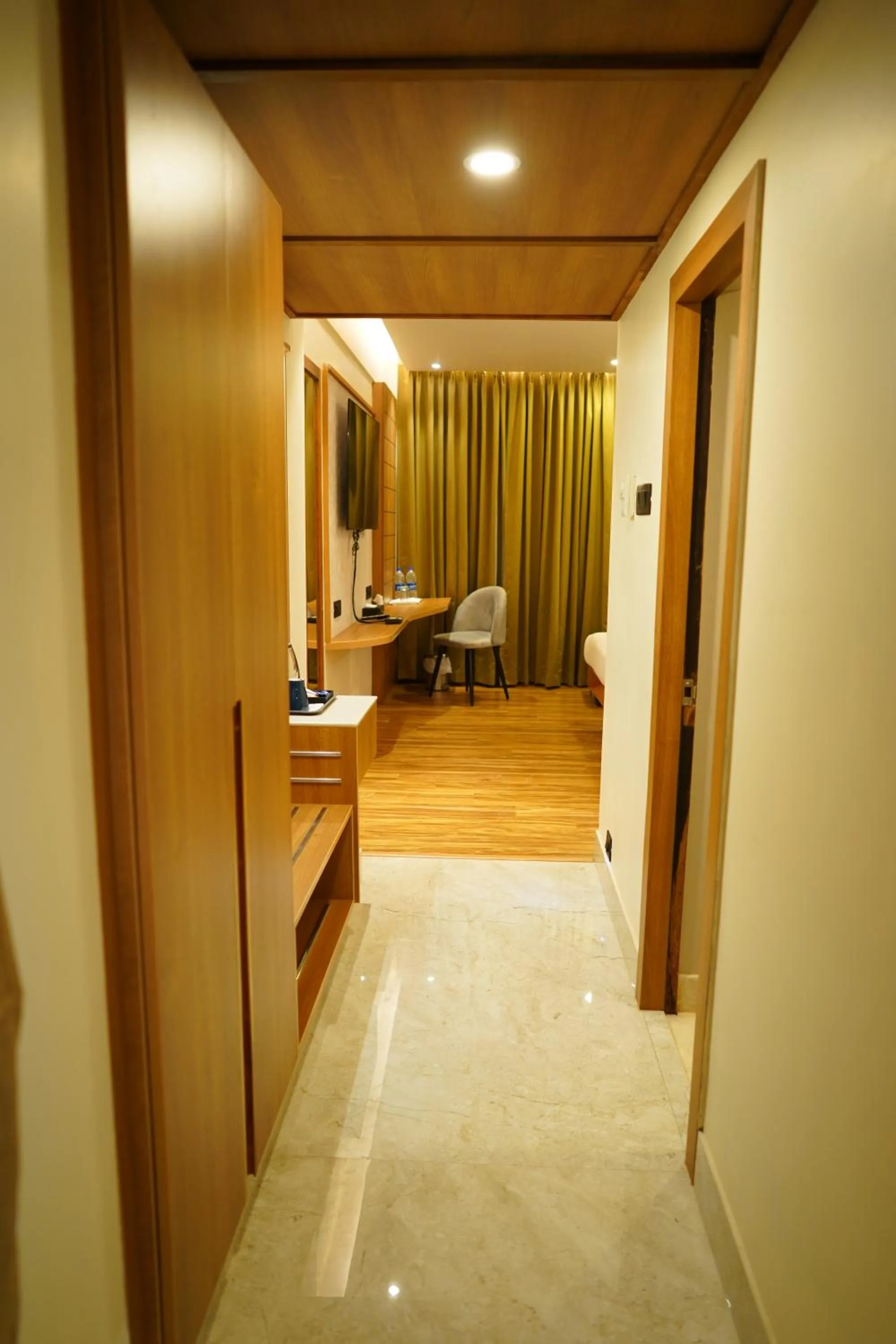 Photo of the whole room in Hotel Surguru