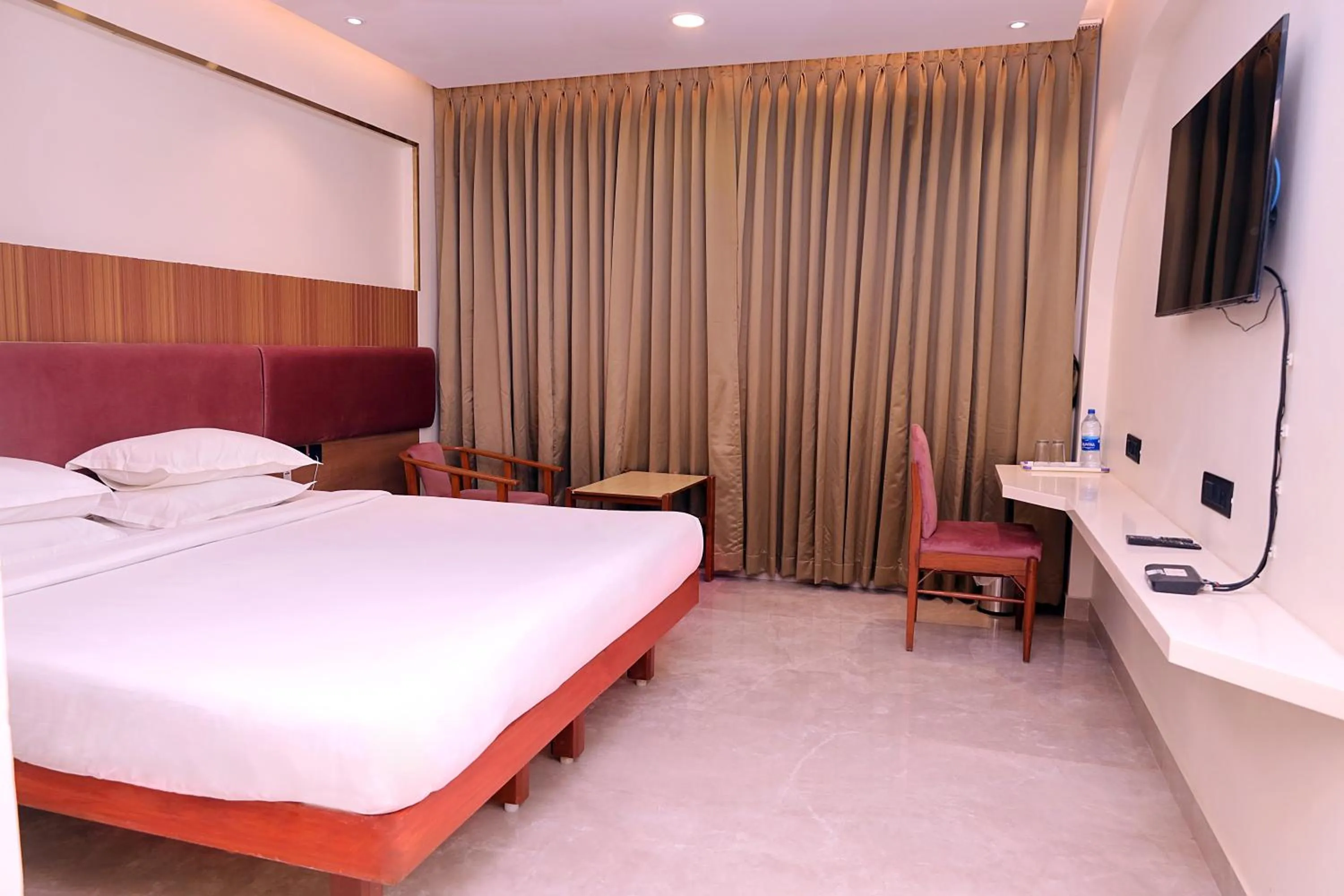 Bed in Hotel Surguru