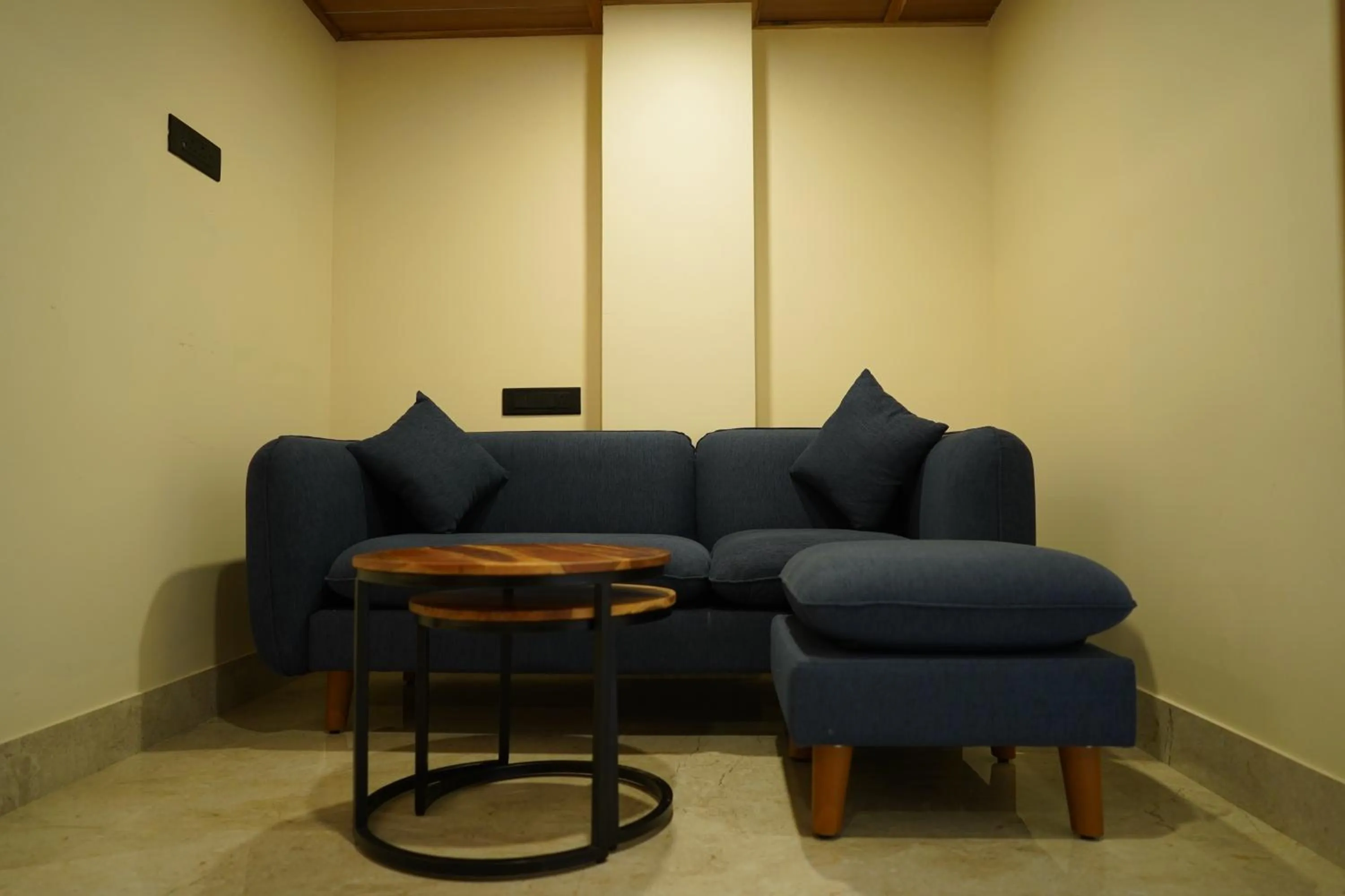 Seating area in Hotel Surguru