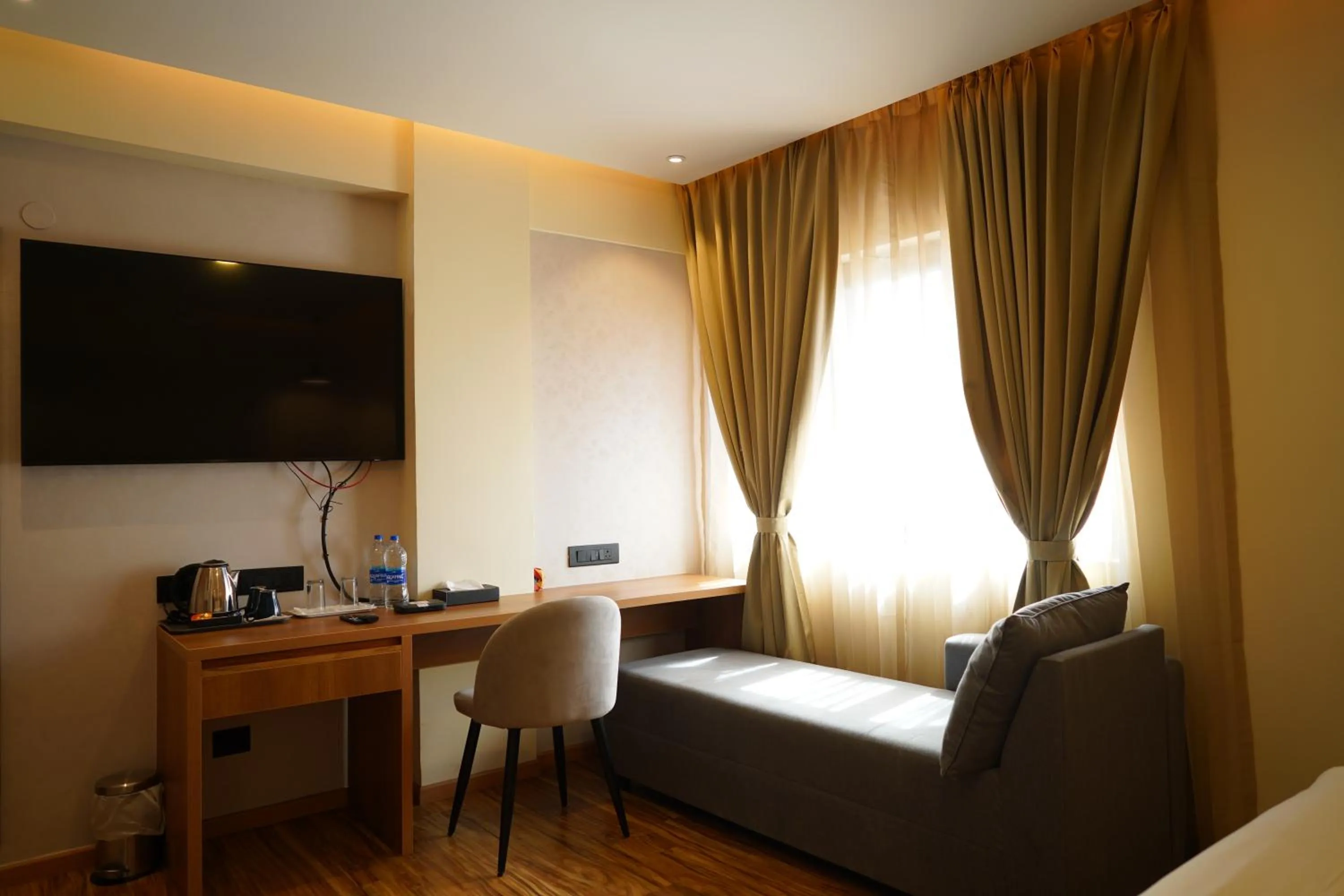 Photo of the whole room in Hotel Surguru