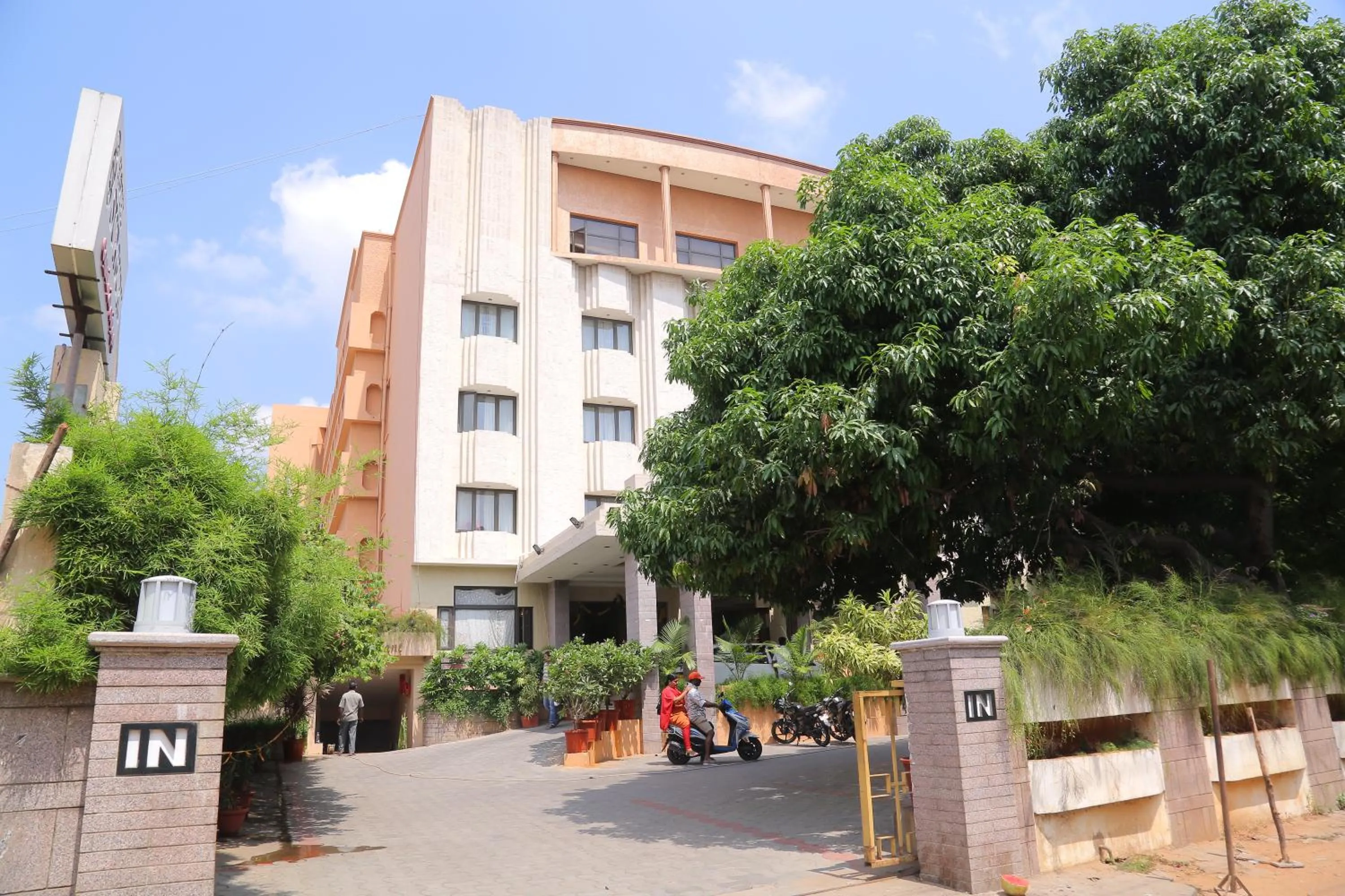 Property building in Hotel Surguru