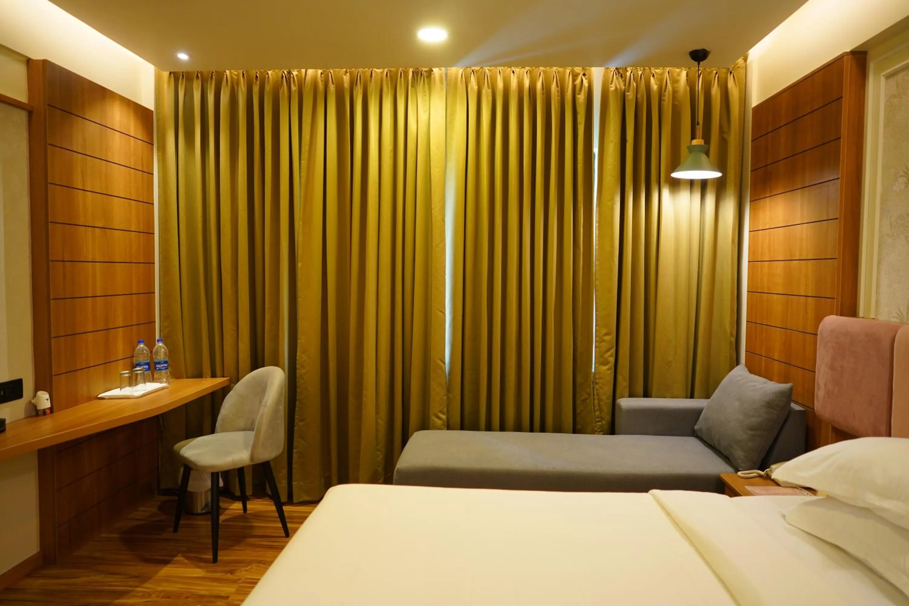 Bed in Hotel Surguru