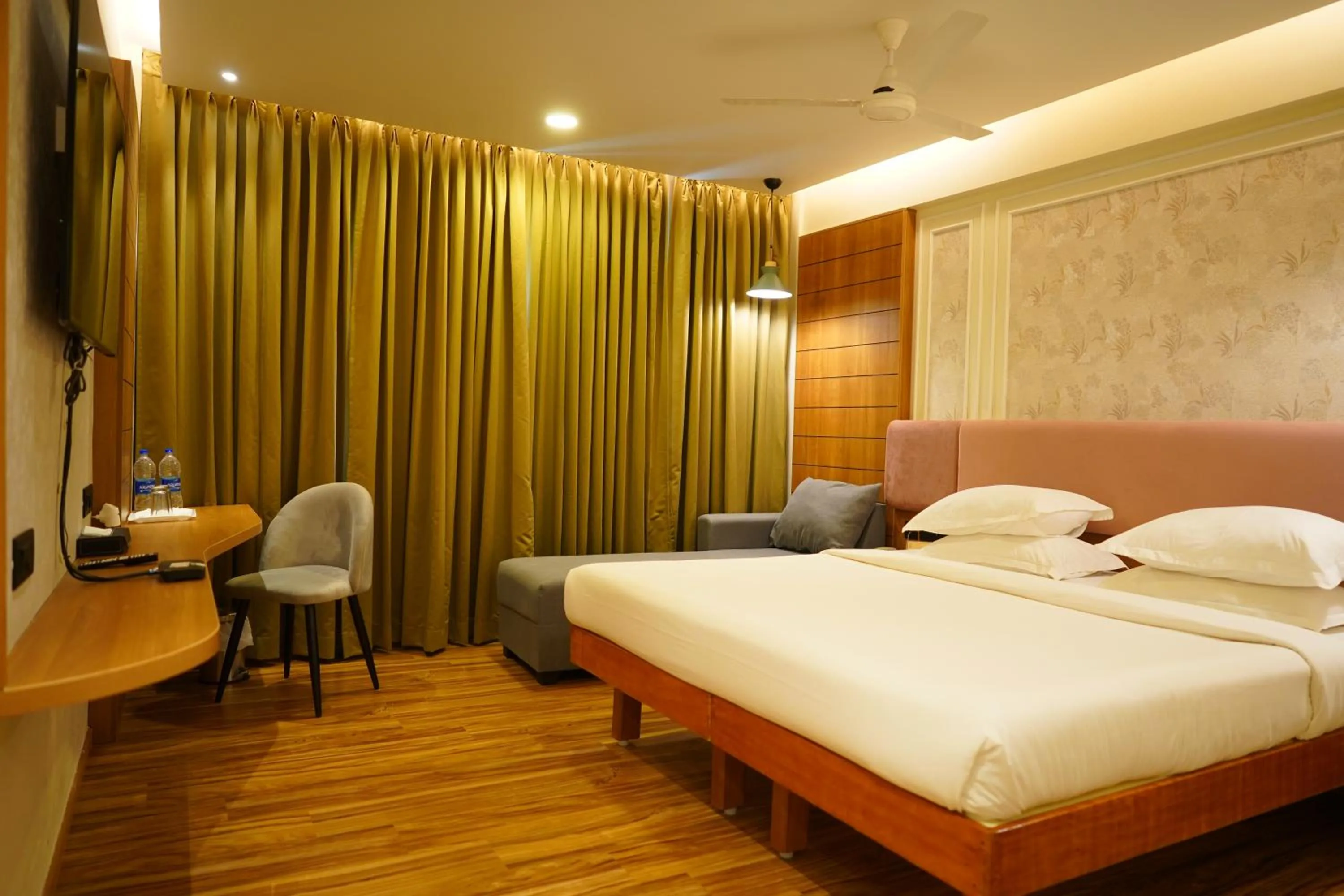 Bed in Hotel Surguru