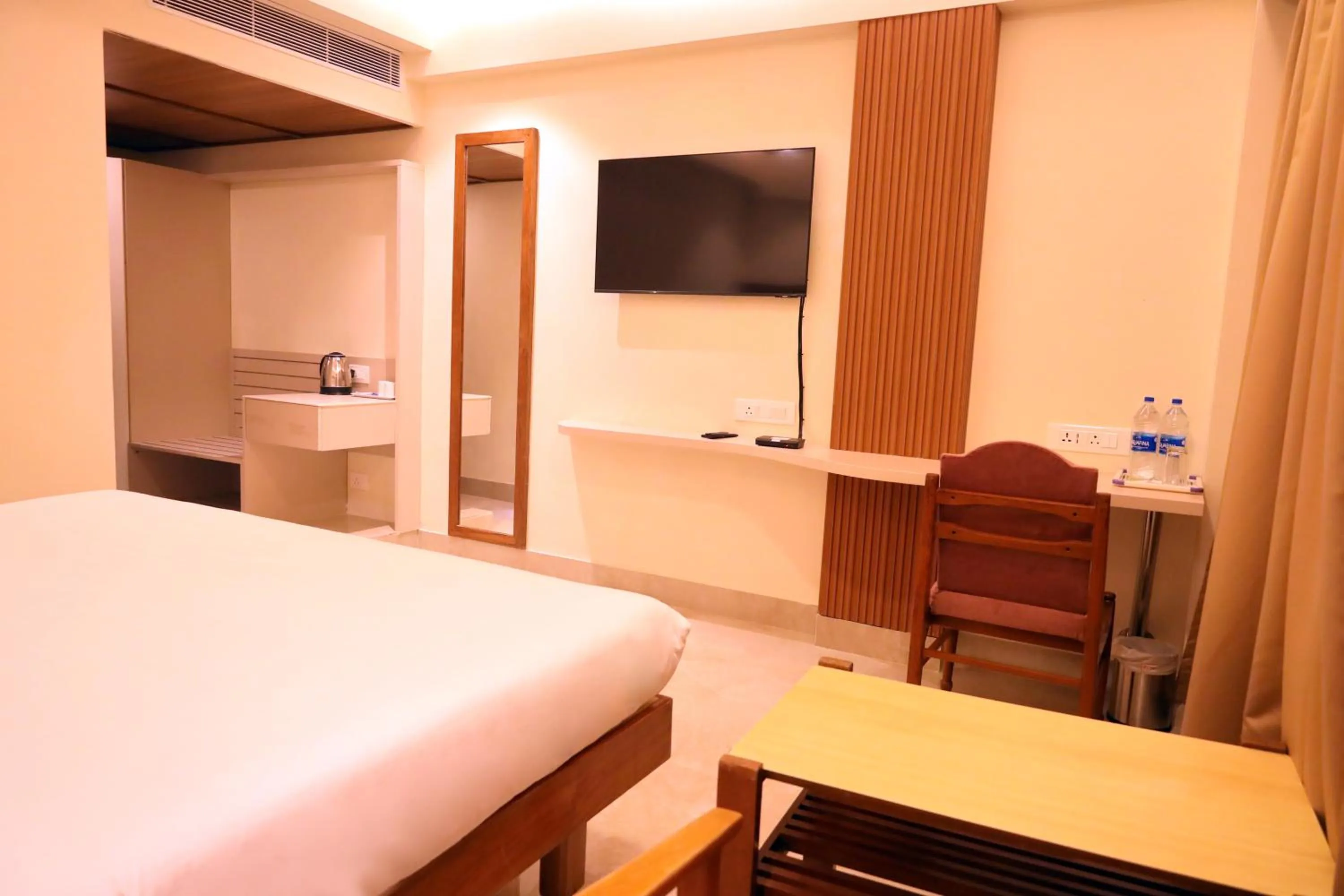 TV and multimedia, Bed in Hotel Surguru